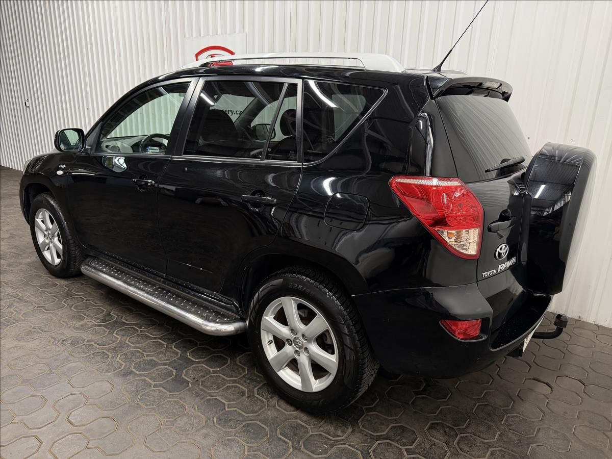 Toyota Rav4, 2.2 D-4D 100kW ČR 1MAJITEL - fotka 6