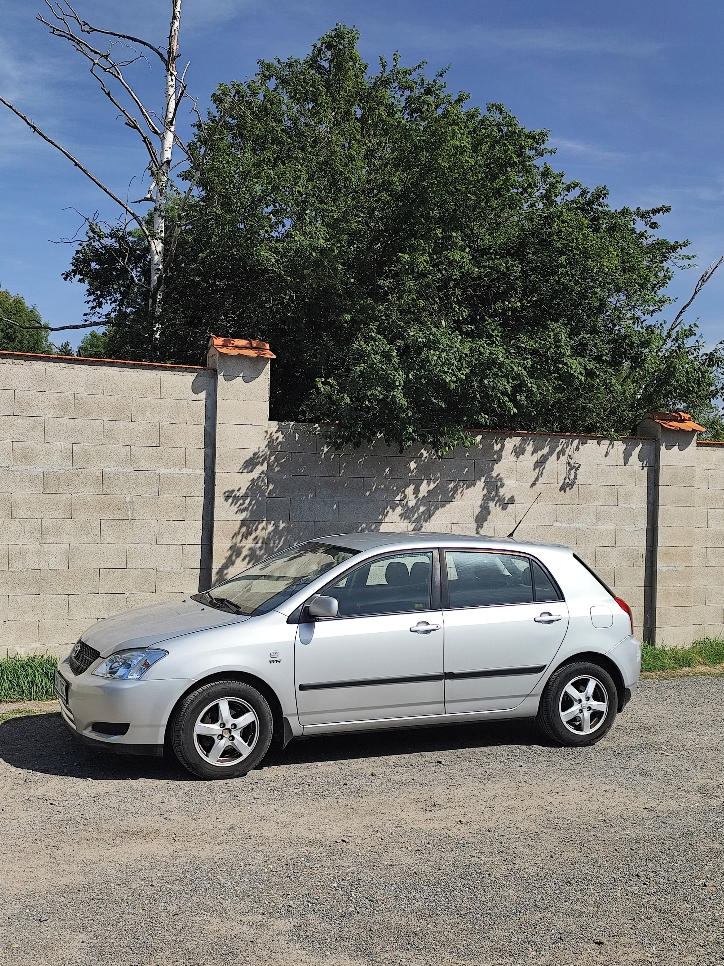 Toyota Corolla, 1,4 benzín klima - fotka 4