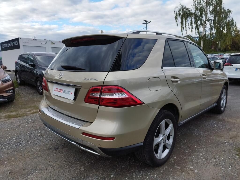 Mercedes-Benz ML, 2.1 CDi 150 kW - fotka 2