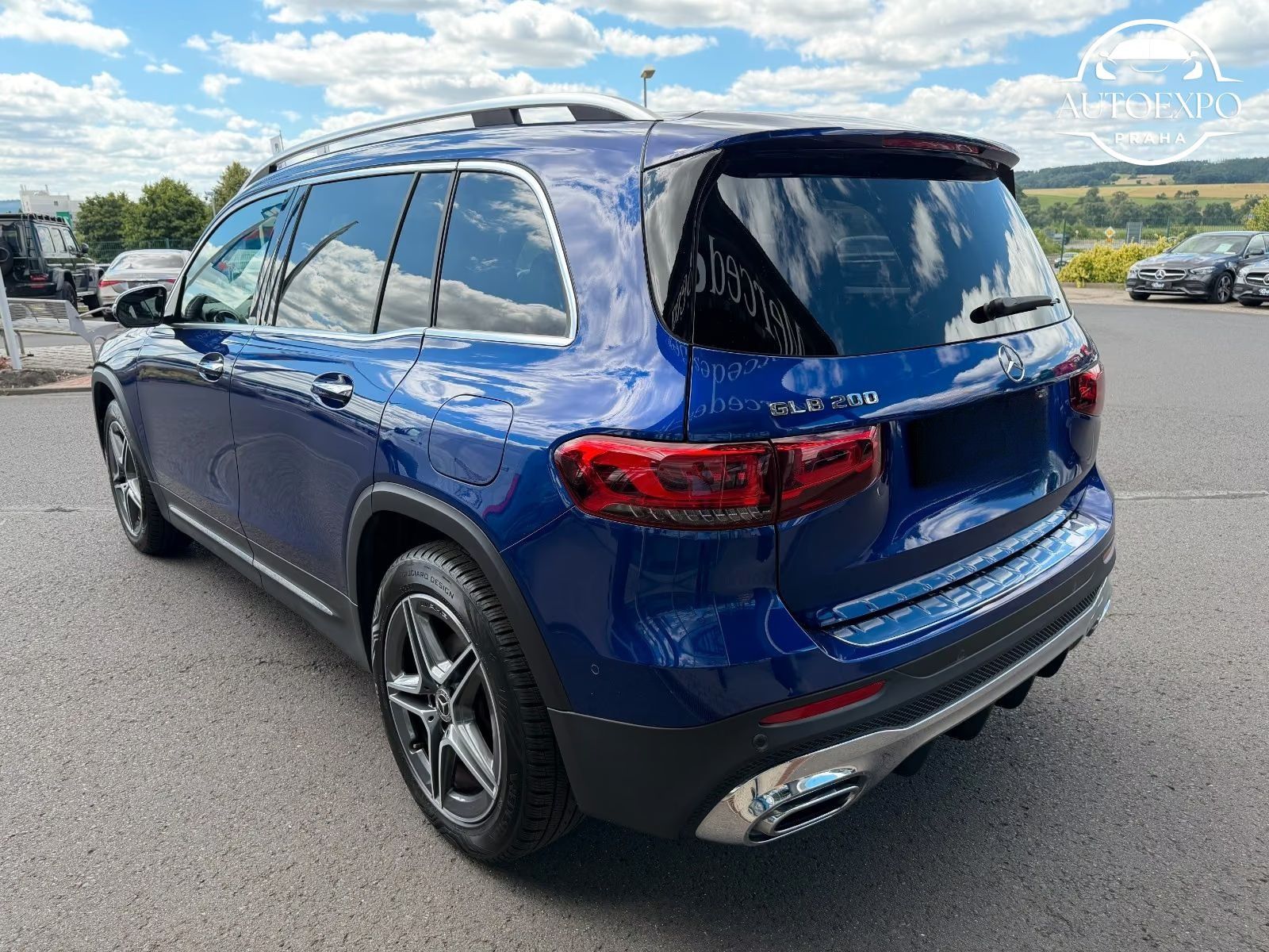 Mercedes-Benz GLB, 200 AMG*AMBIENTE*Kamera*CARBON - fotka 3