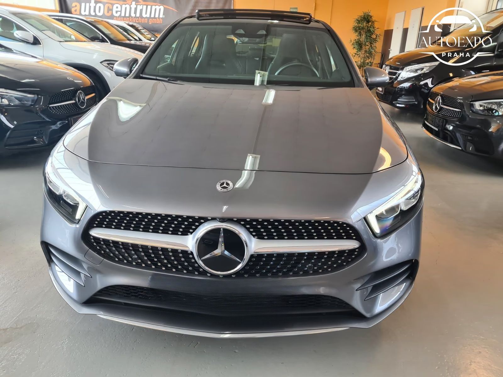 Mercedes-Benz Třídy A, 250e AMG*Panorama*KŮŽE* - fotka 2