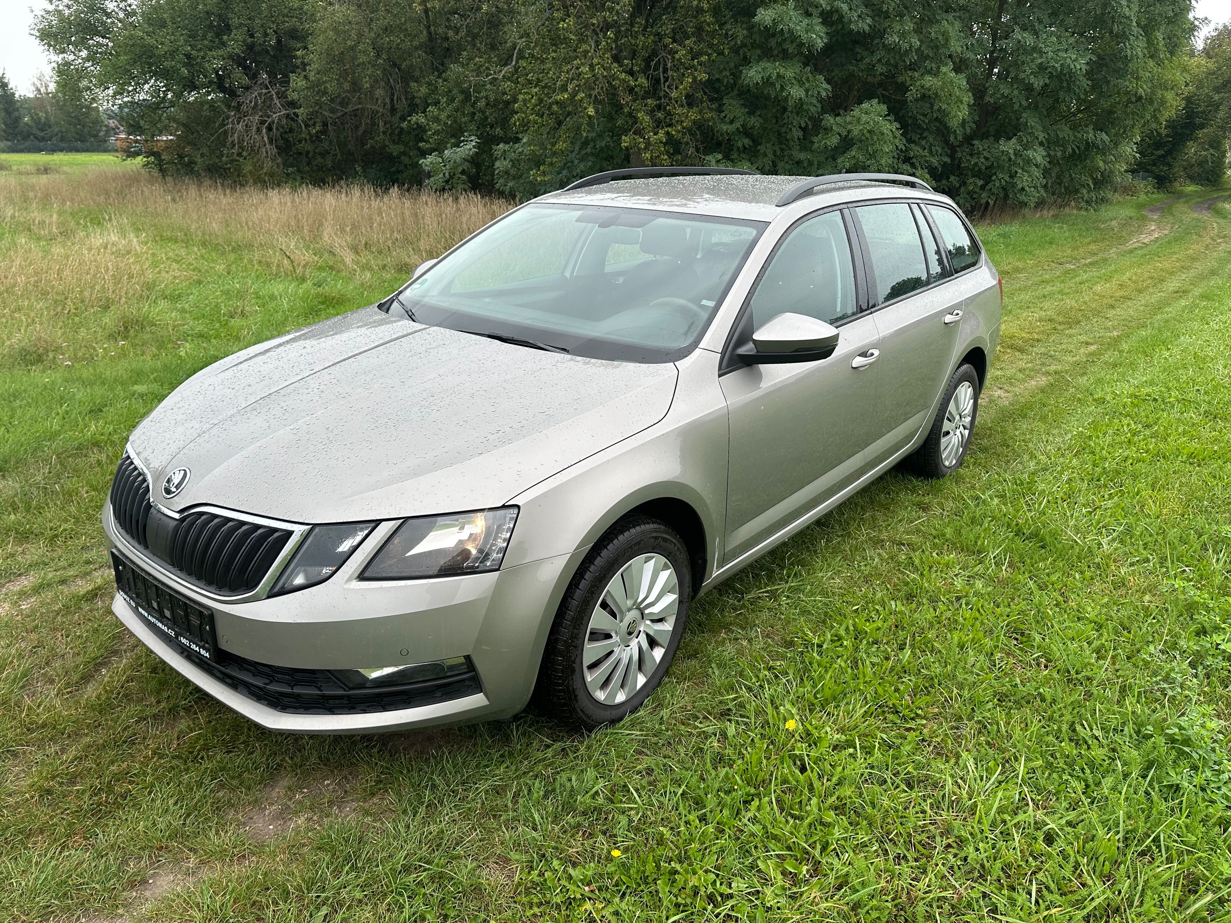 Škoda Octavia, COMBI 3-FACELIFT-1.6TDI-85KW - fotka 3