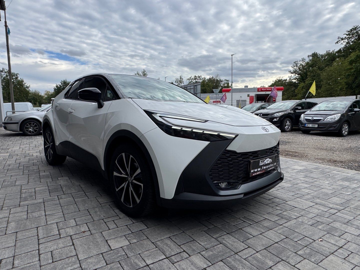 Toyota C-HR, 1.8 Hybrid 140k Executive - fotka 4
