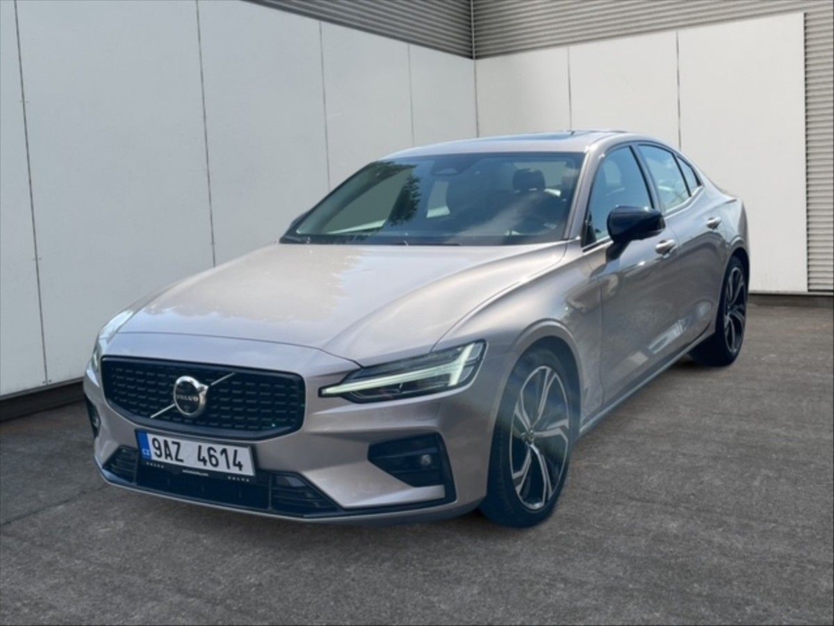 Volvo S60, 2,0 B5 Ultimate Dark AWD AT - fotka 3