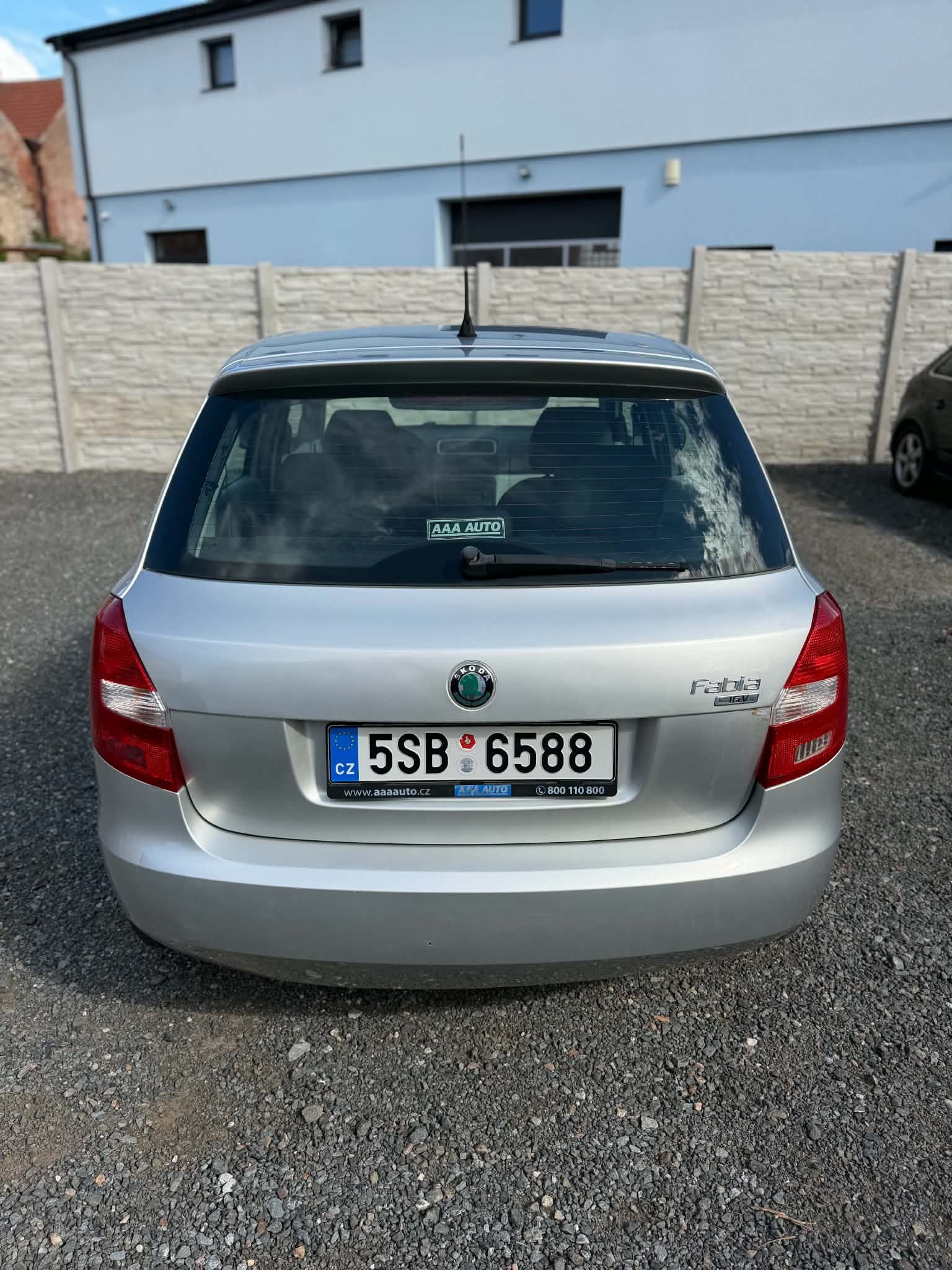 Škoda Fabia, Škoda Fabia II 1.4 16V 63 kW - fotka 5