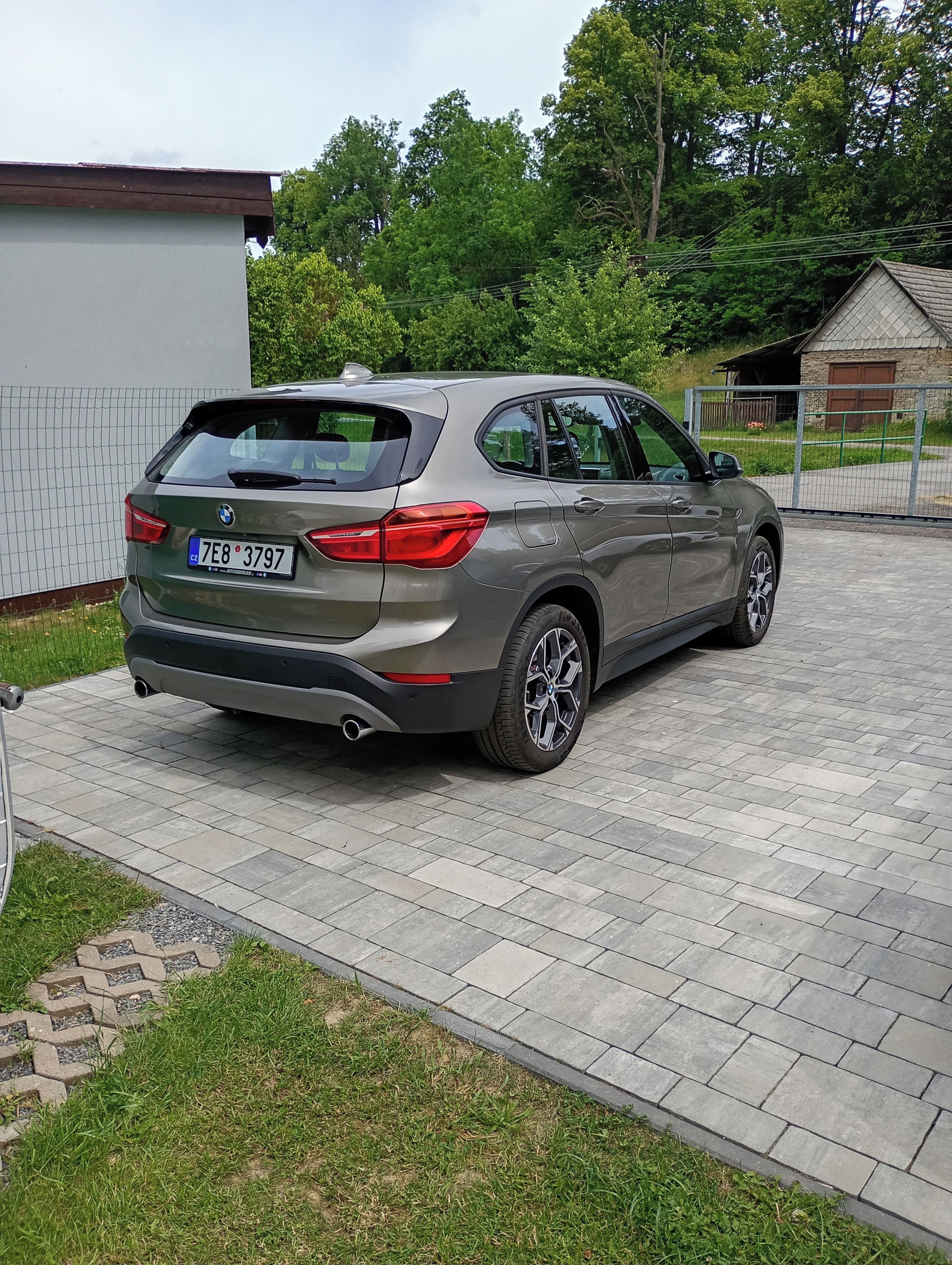 BMW X1, xDrive20d automat tažné Handup - fotka 3