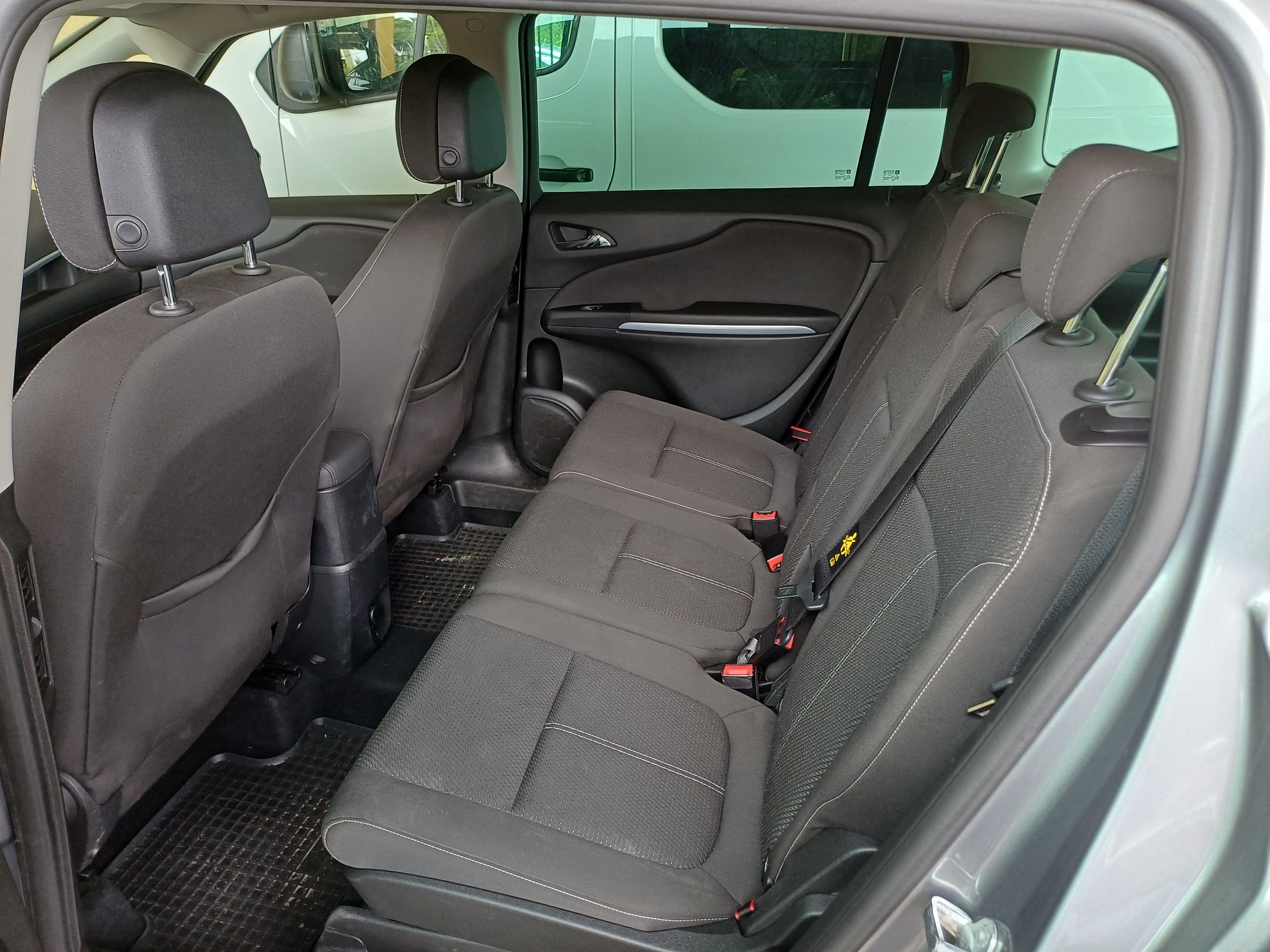 Opel Zafira, 1,6 benzín, velmi dobrý stav - fotka 6