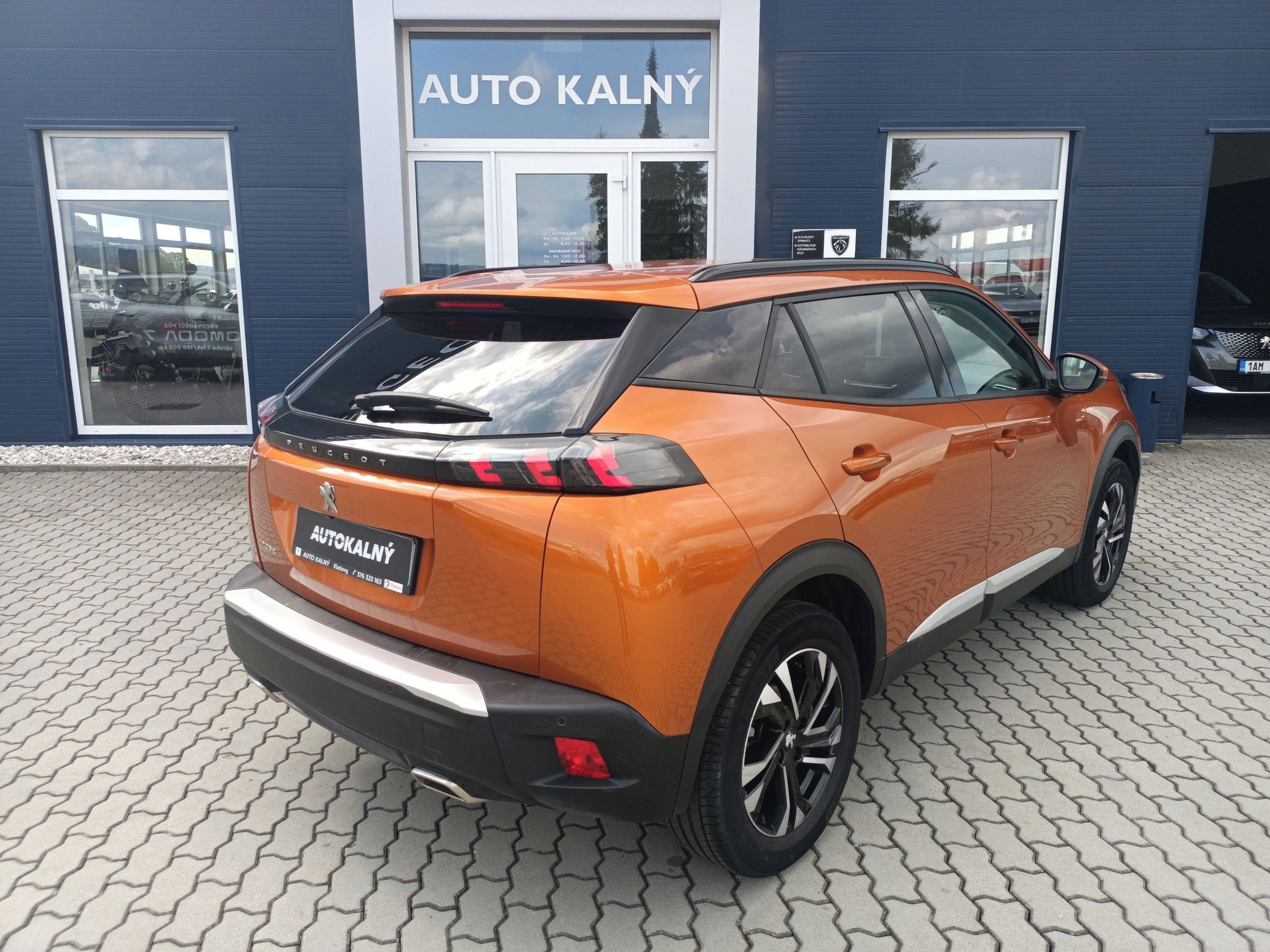 Peugeot 2008, Allure Pack 1.2 PT 130k S&S EA - fotka 4