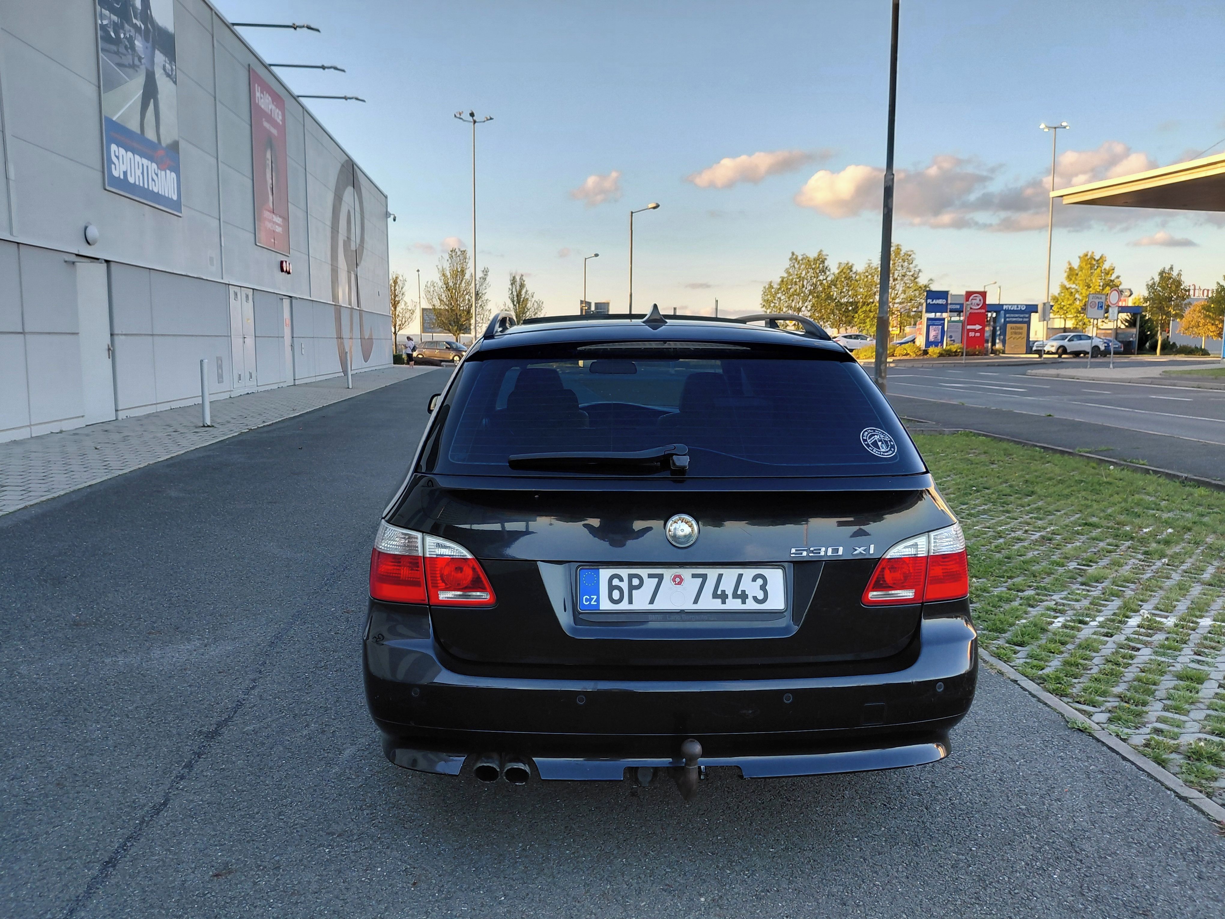 BMW Řada 5, 530XI 190KW 4x4 2.MAJ,KÚŽE - fotka 6