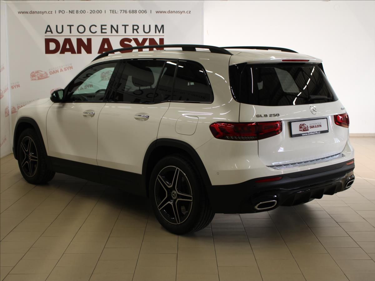 Mercedes-Benz GLB, 2,0 250 4Matic AMG Line - fotka 6