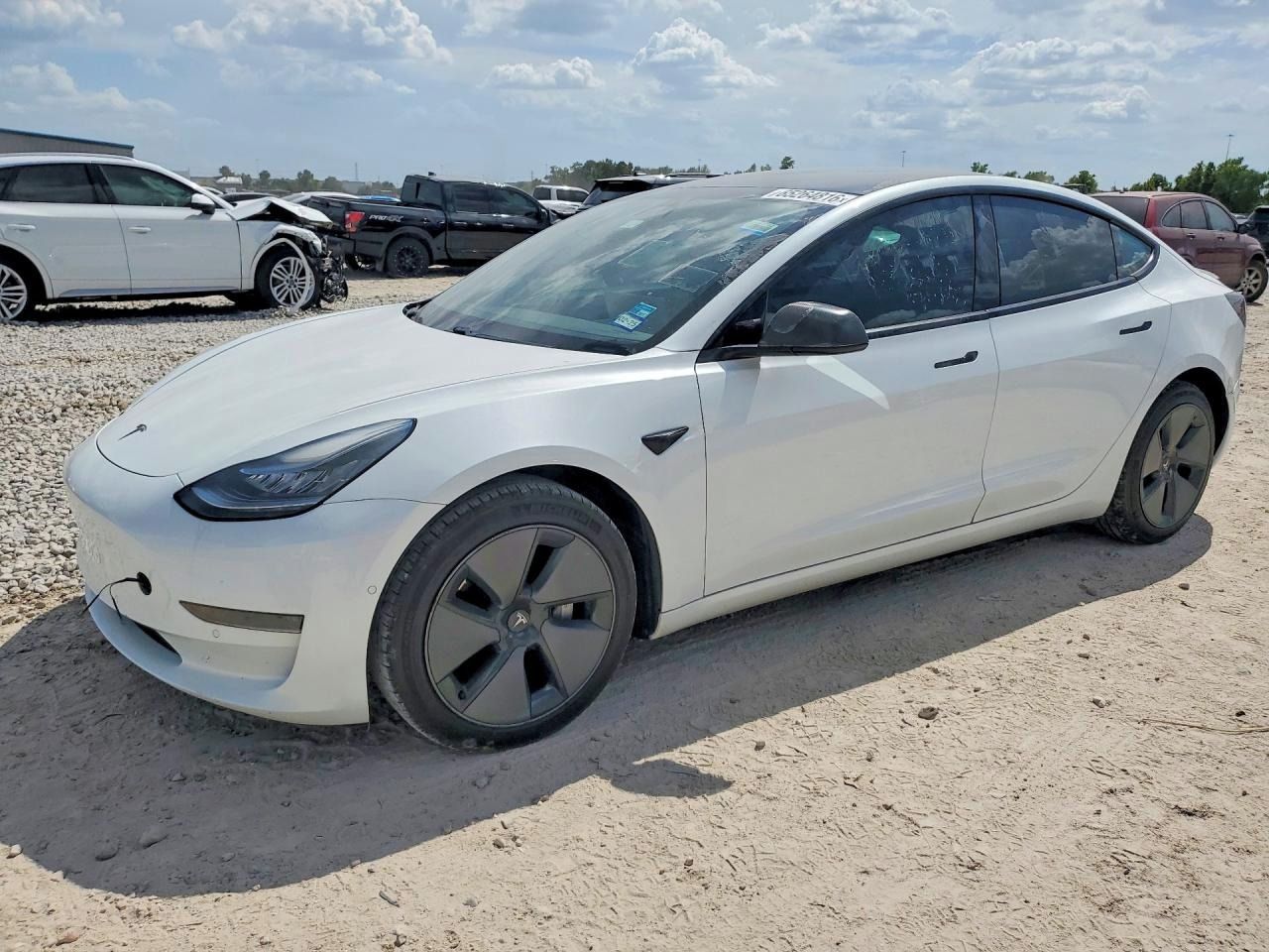 Tesla Model 3, Auto na cestě
