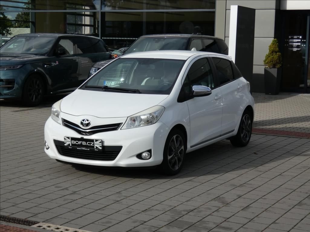 Toyota Yaris, 1,3 1.33 VVT-i Trend,ČR,kamera - fotka 3