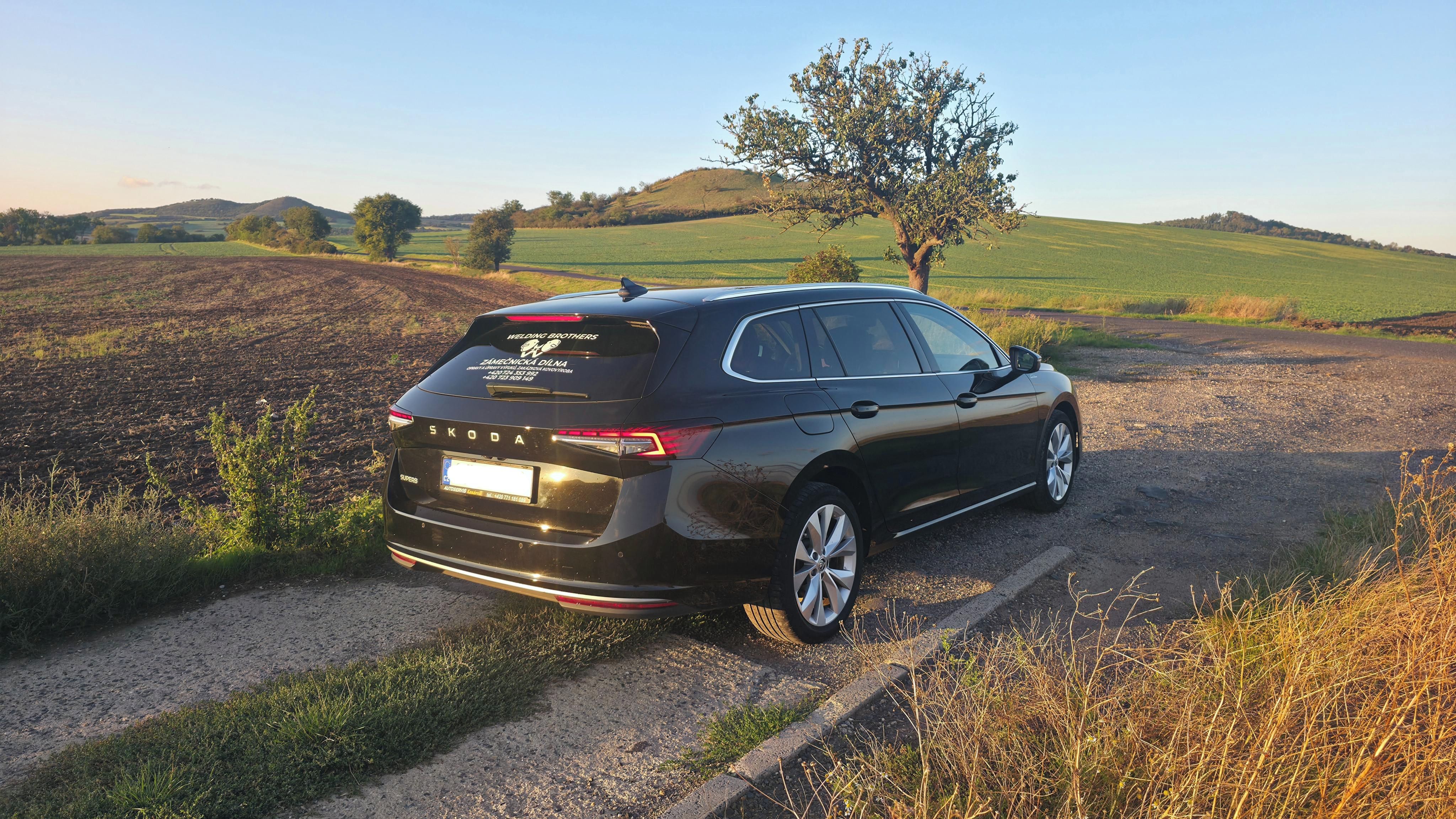 Škoda Superb, 2.0 TDI DSG L&K - fotka 4