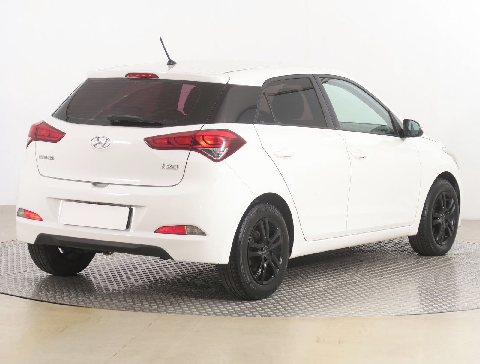 Hyundai i20, 1.2, Serv.kniha - fotka 5