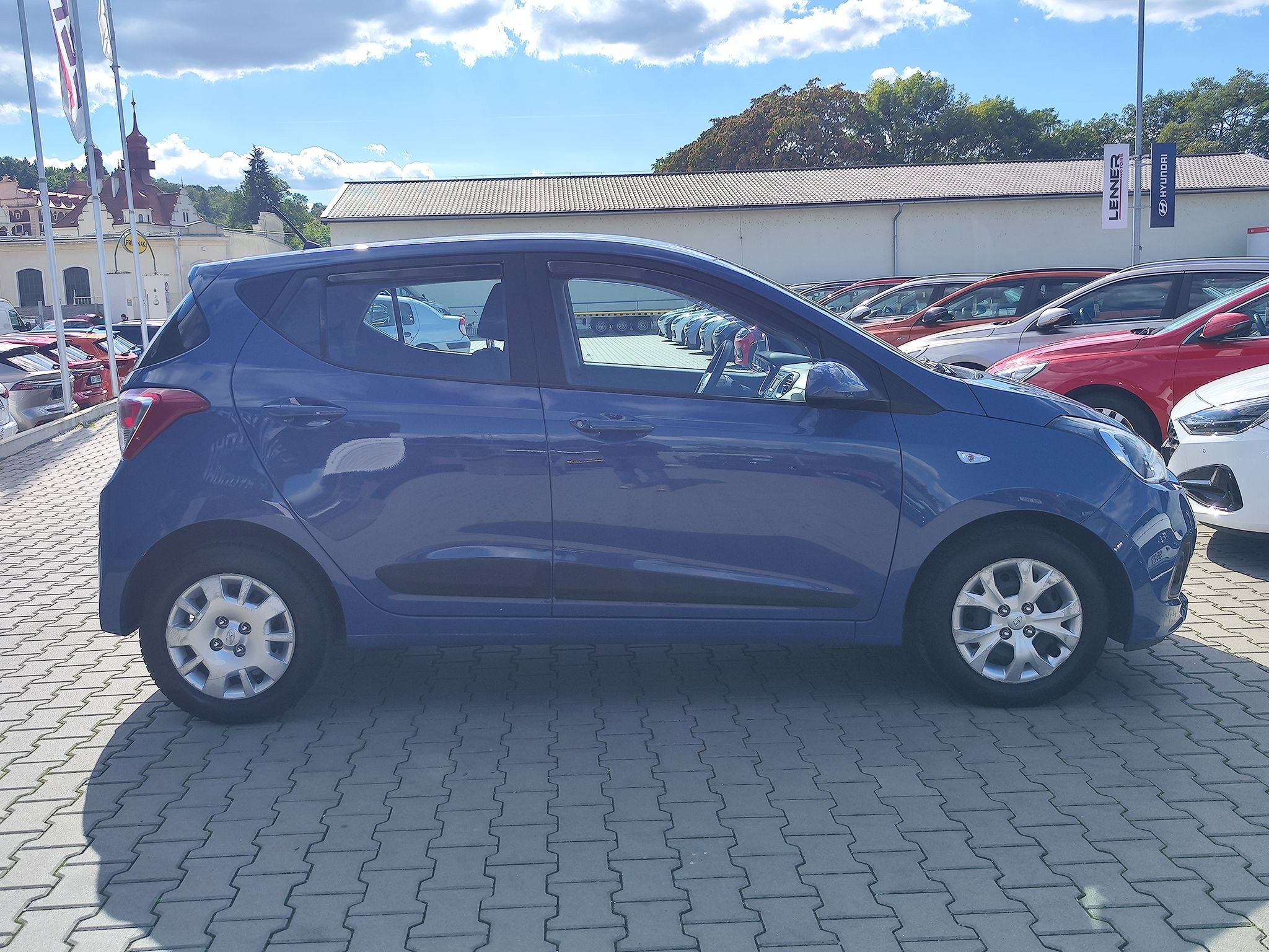 Hyundai i10, 1.0i/49kW Family Plus - fotka 4