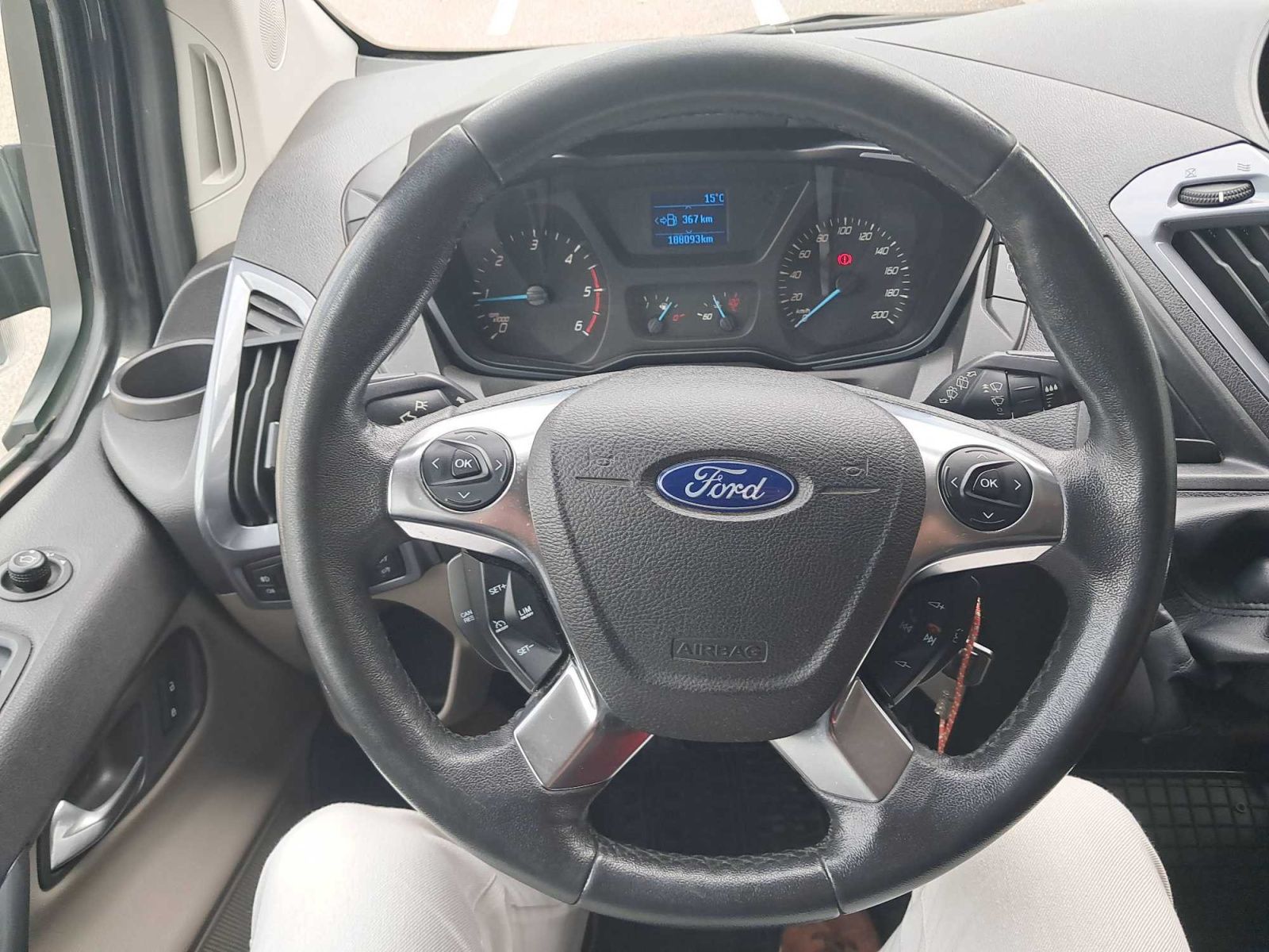 Ford Tourneo Custom, 2.2 TDCi, Titanium, Klima, ČR - fotka 3