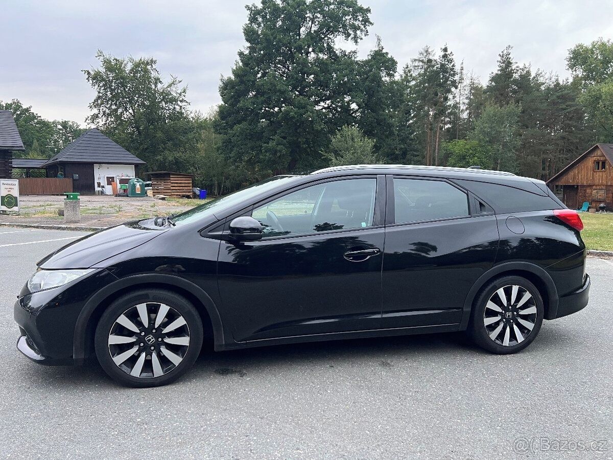 Honda Civic, Honda Civic Tourer 1.8 i-VTEC - fotka 2