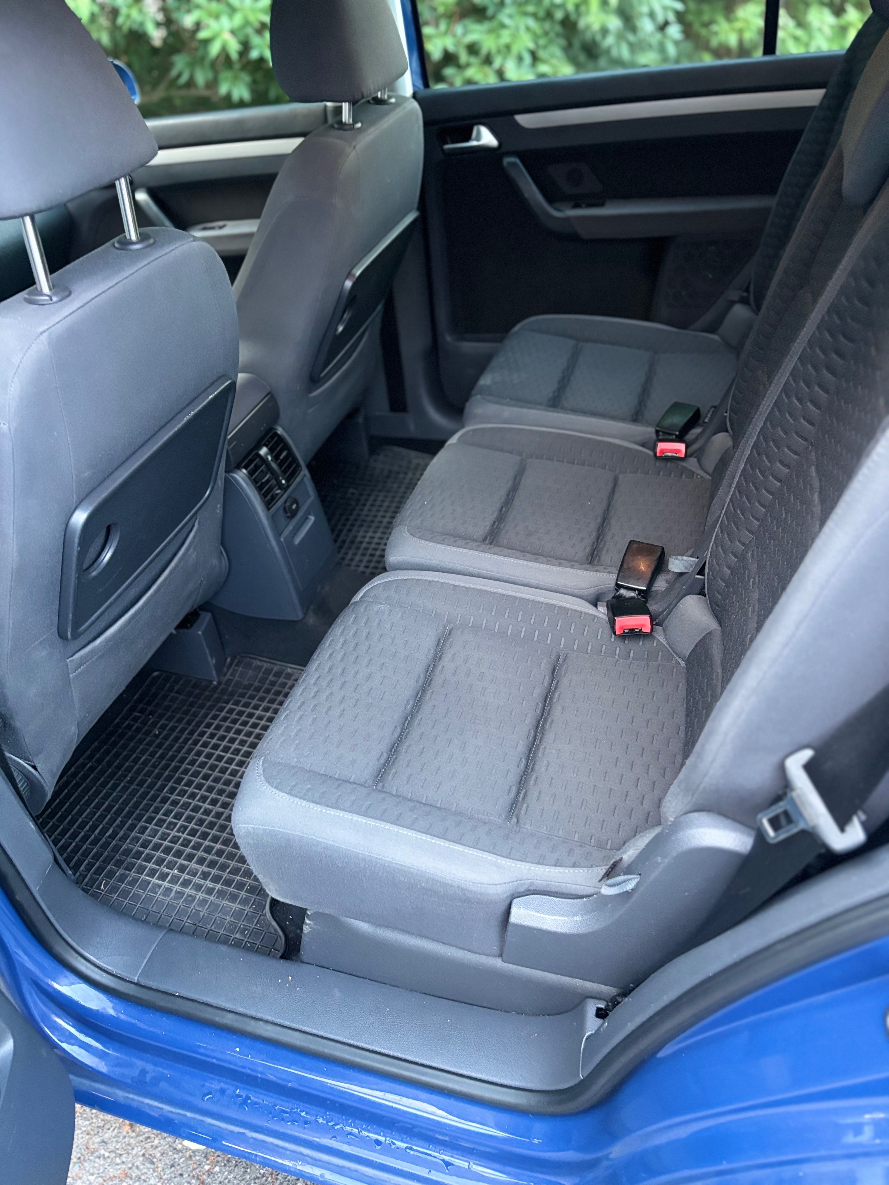 Volkswagen Touran - fotka 6