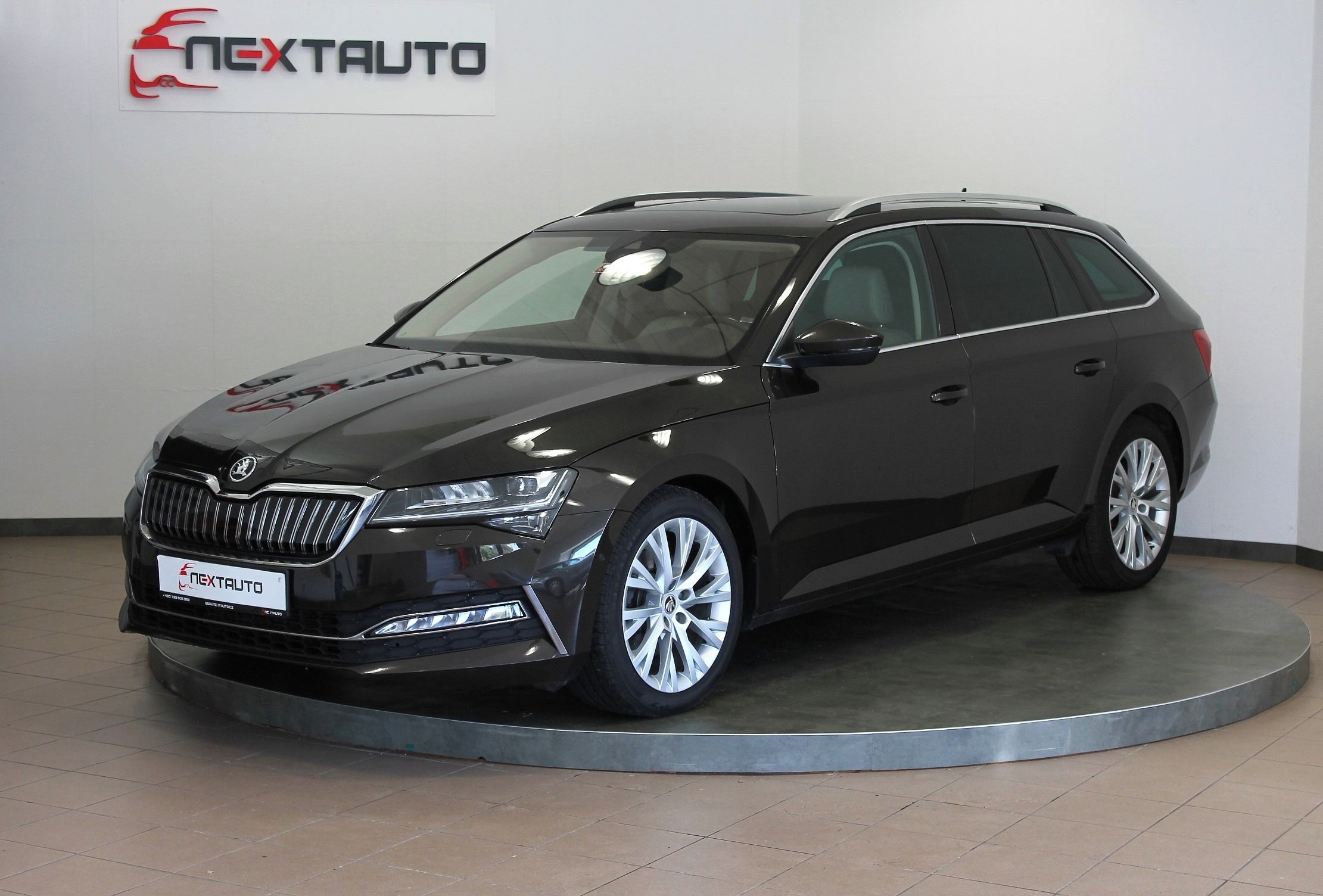 Škoda Superb, 1.4 TSI iV 160kW DSG STYLE, ČR