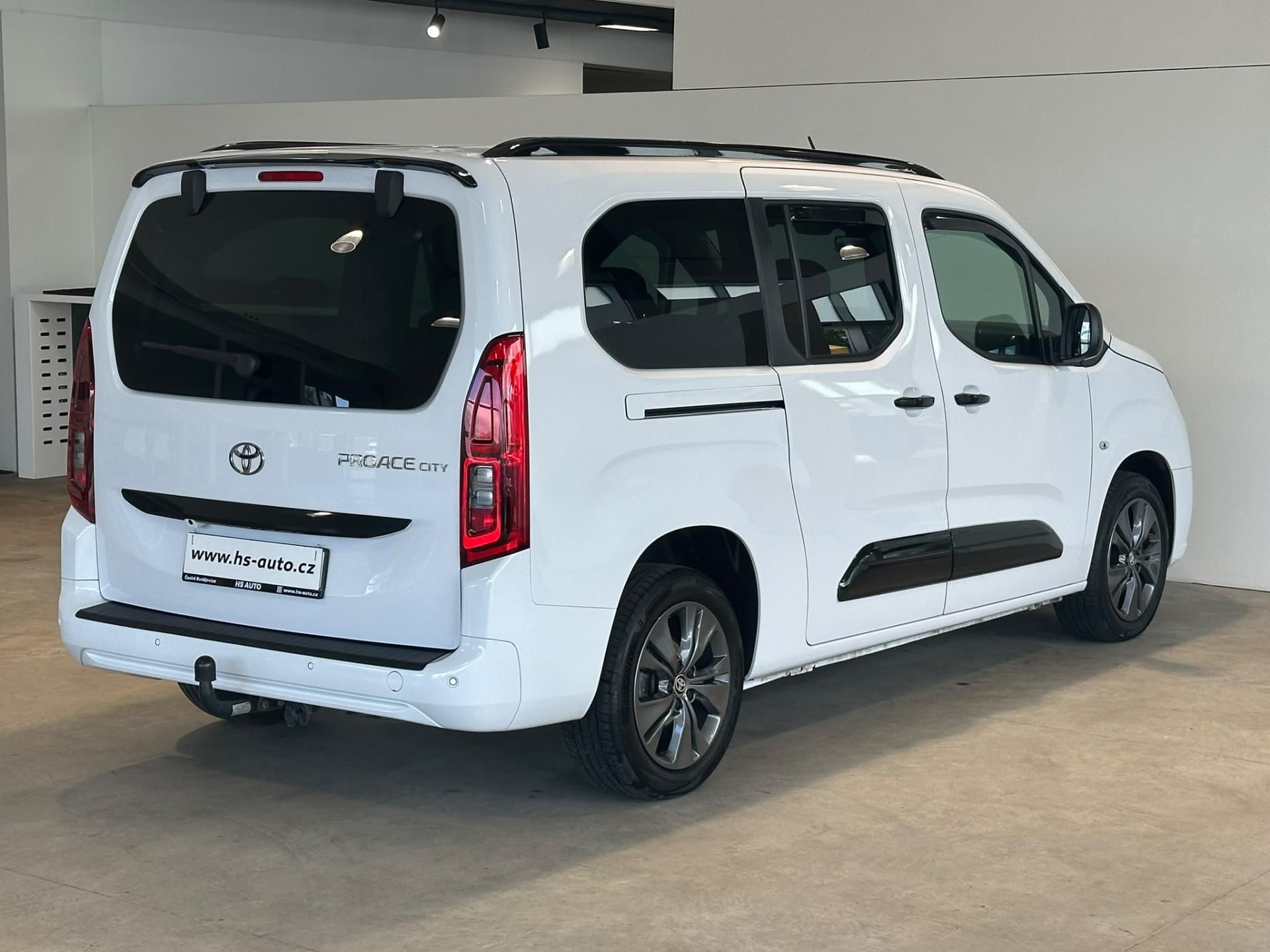 Toyota Proace City Verso, 1,5D,Long Family,130HP,ČR,DPH - fotka 6