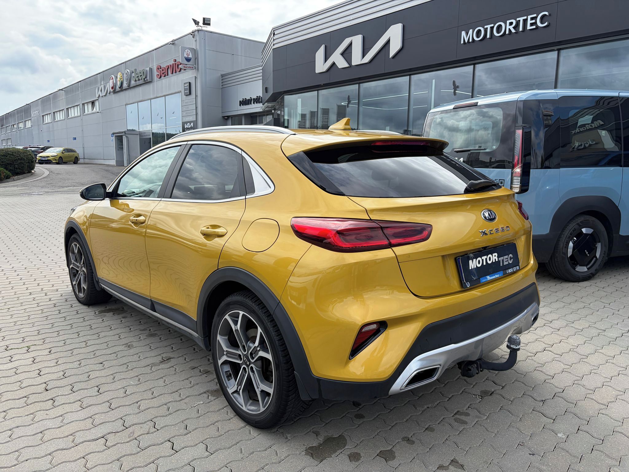 Kia XCee´d, 1.6 CRDi 100kW MHEV 7DCT - fotka 4