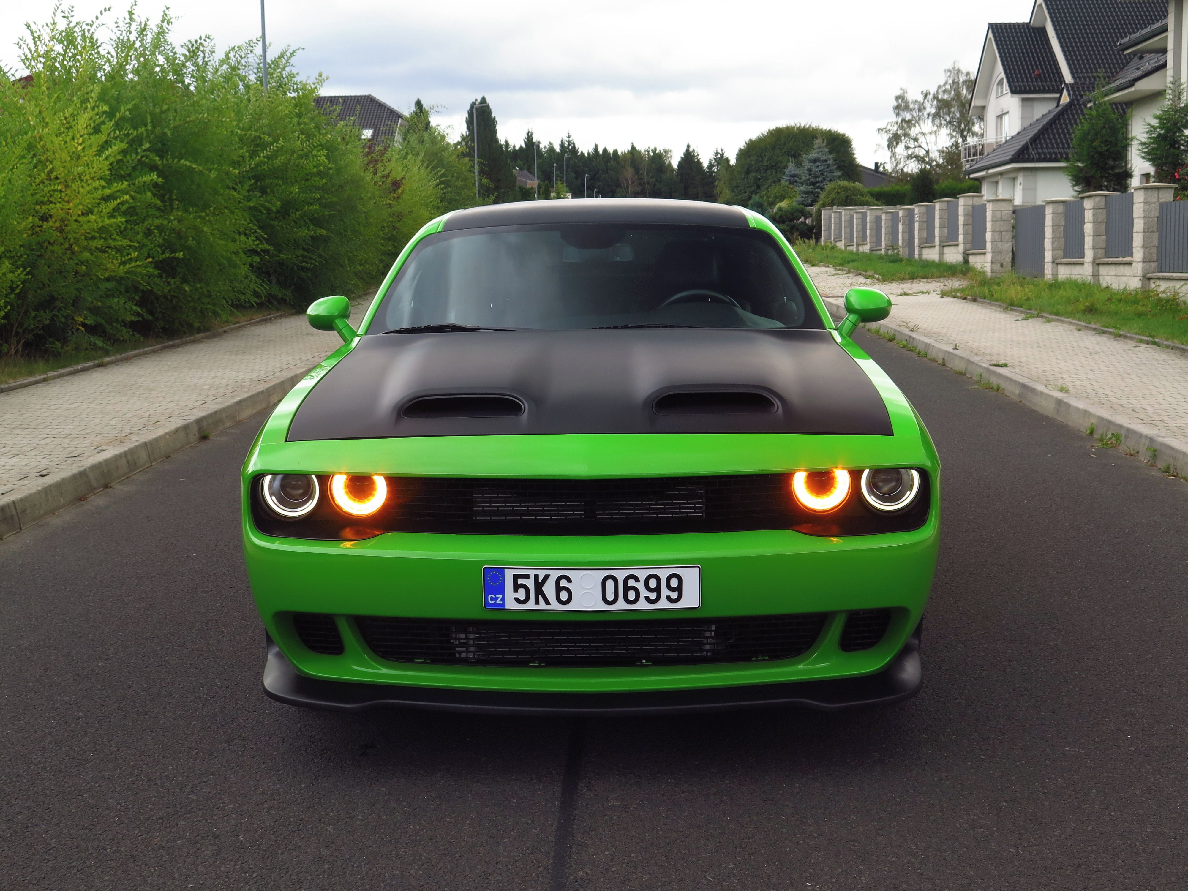 Dodge Challenger, 3.6 V6 - 4x4 - SRT vzhled