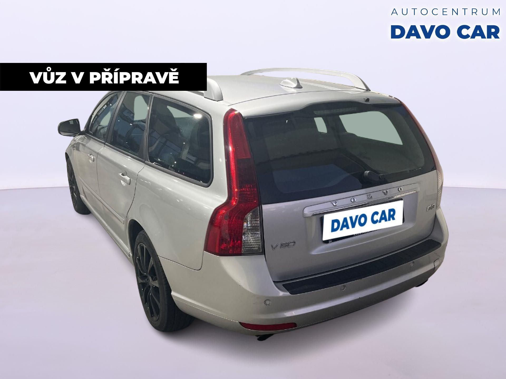 Volvo V50, 2,0 D3 110kW Business Pro Edit - fotka 2