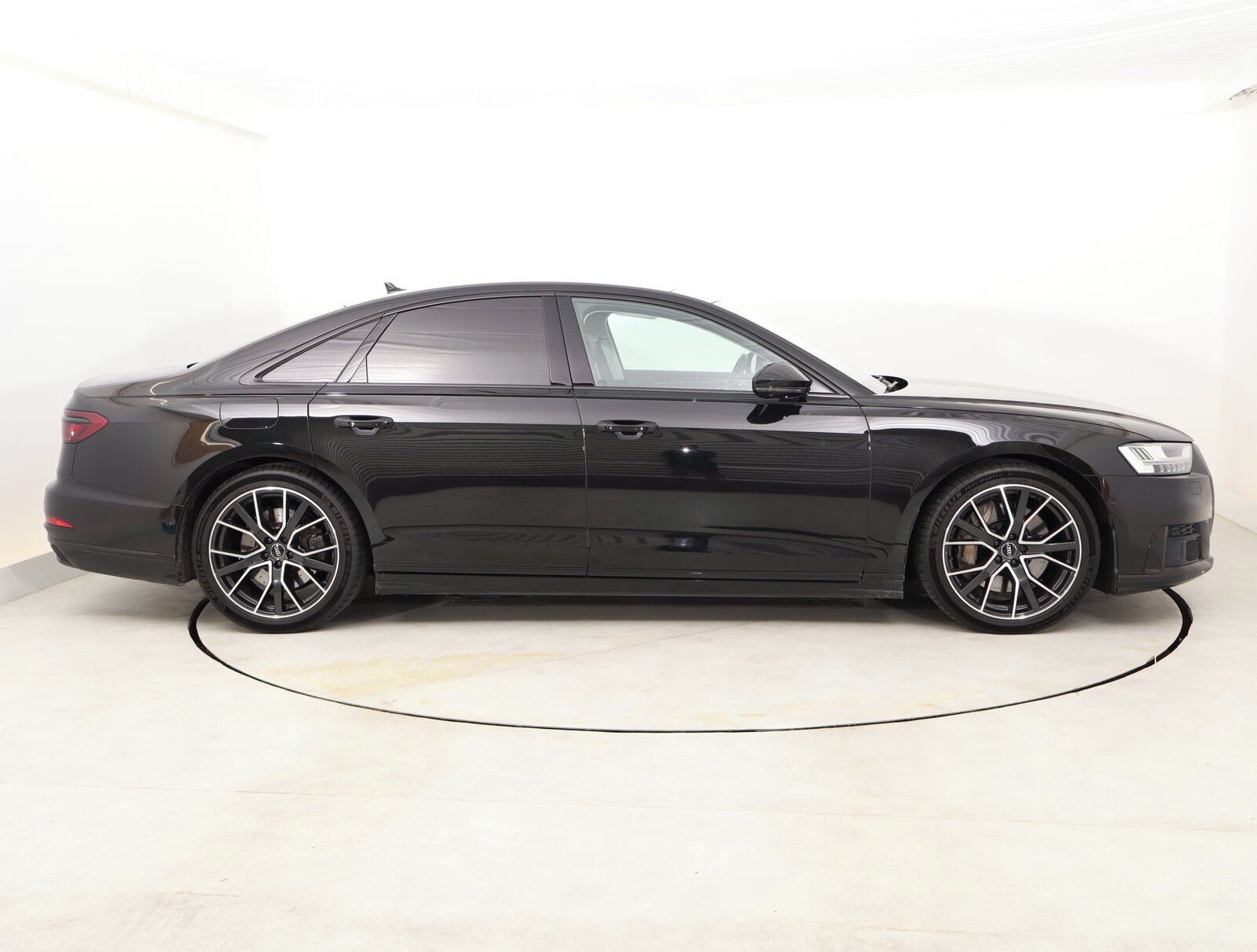 Audi A8, 55 TFSI, S-Line - fotka 6