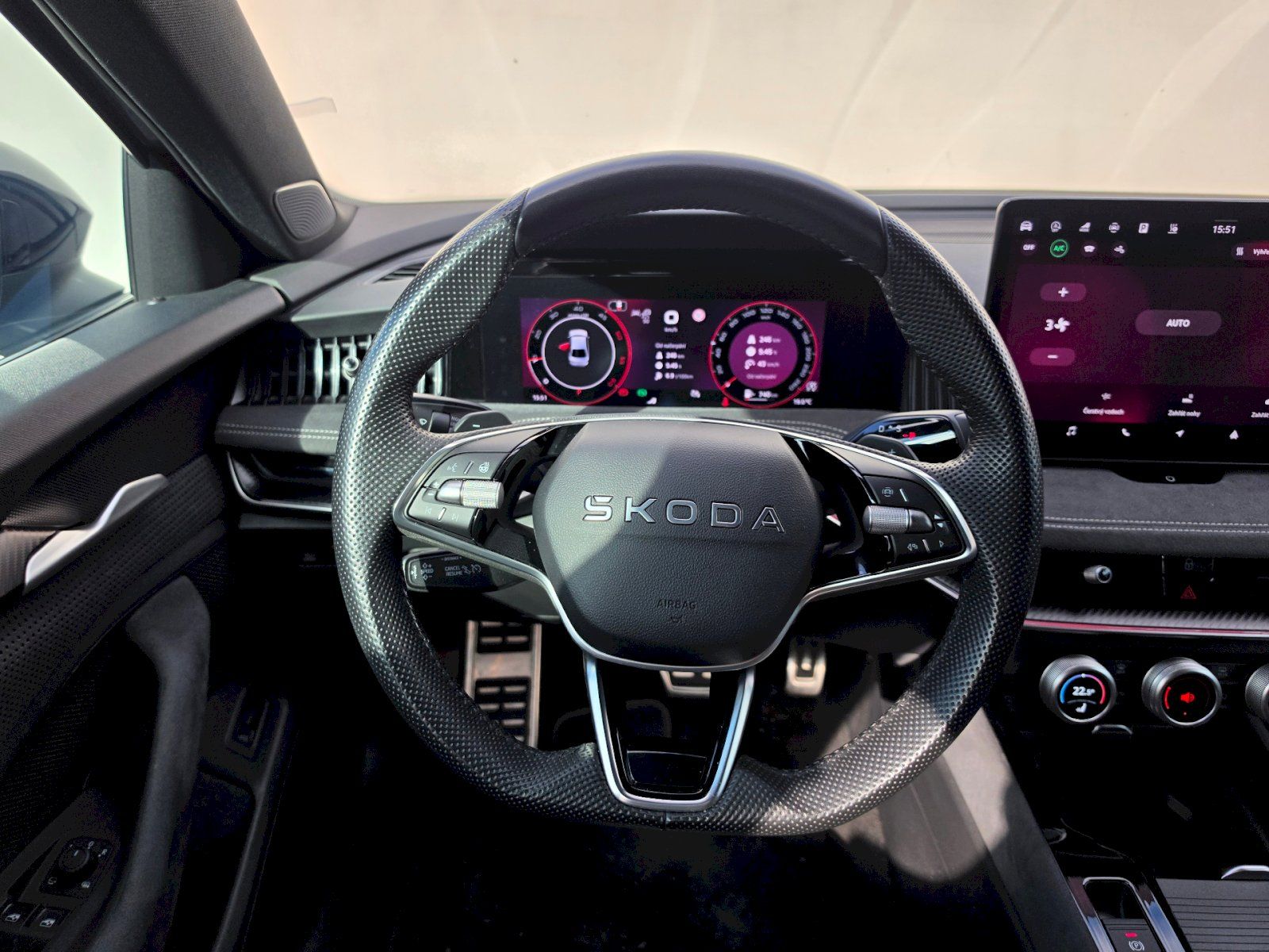 Škoda Superb, Sportline 2,0 TDI 110 kW DSG - fotka 6
