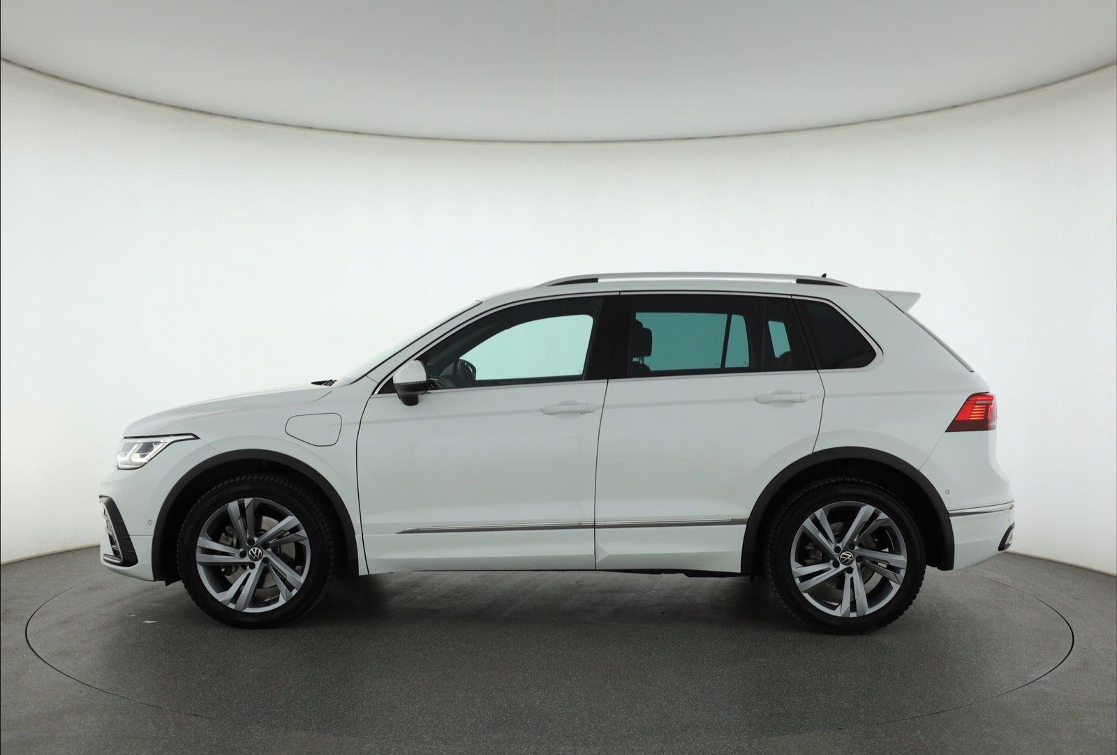 Volkswagen Tiguan, 1.4 TSI eHybrid, R-Line - fotka 3