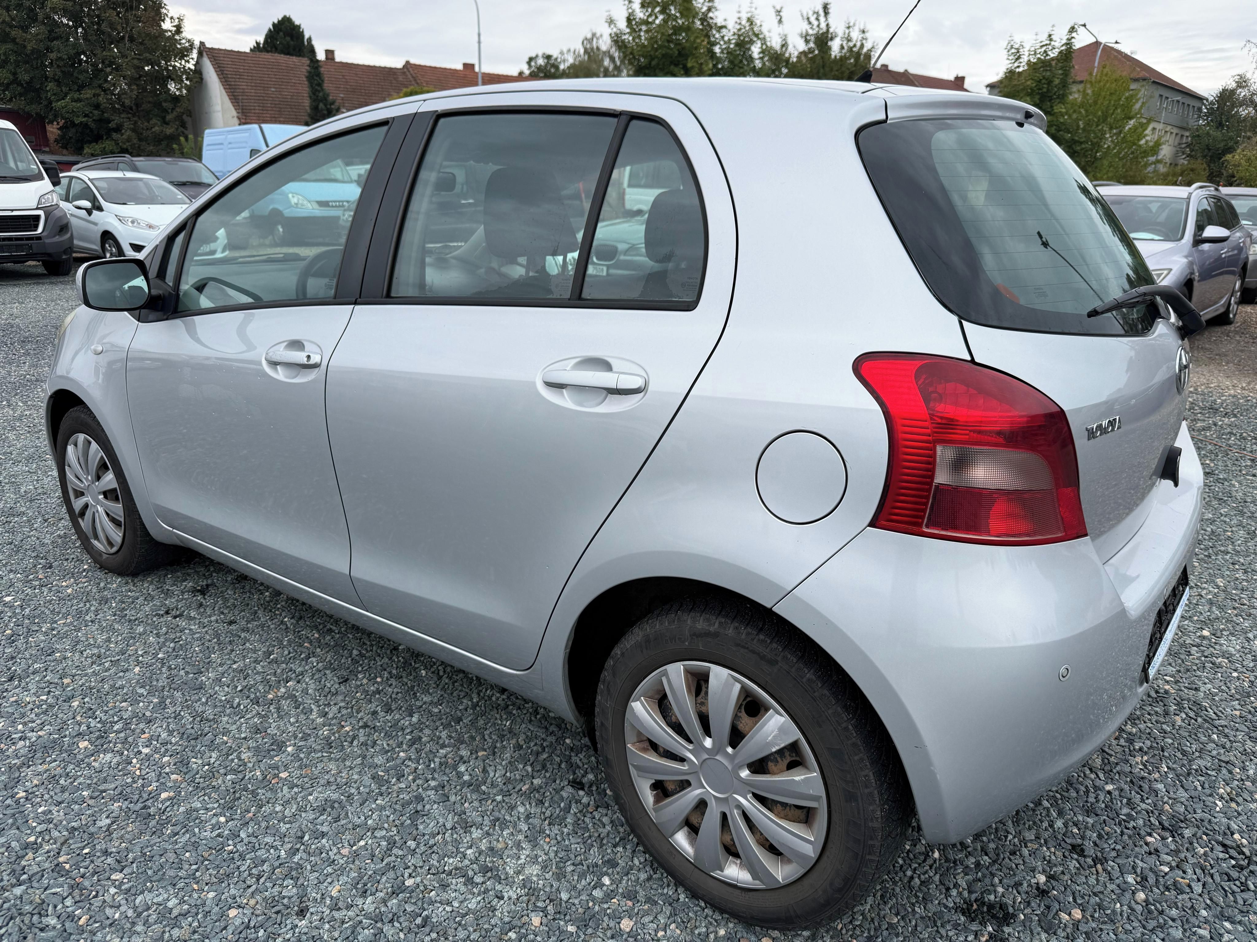 Toyota Yaris, 1.3 VVT-I 64Kw - fotka 5