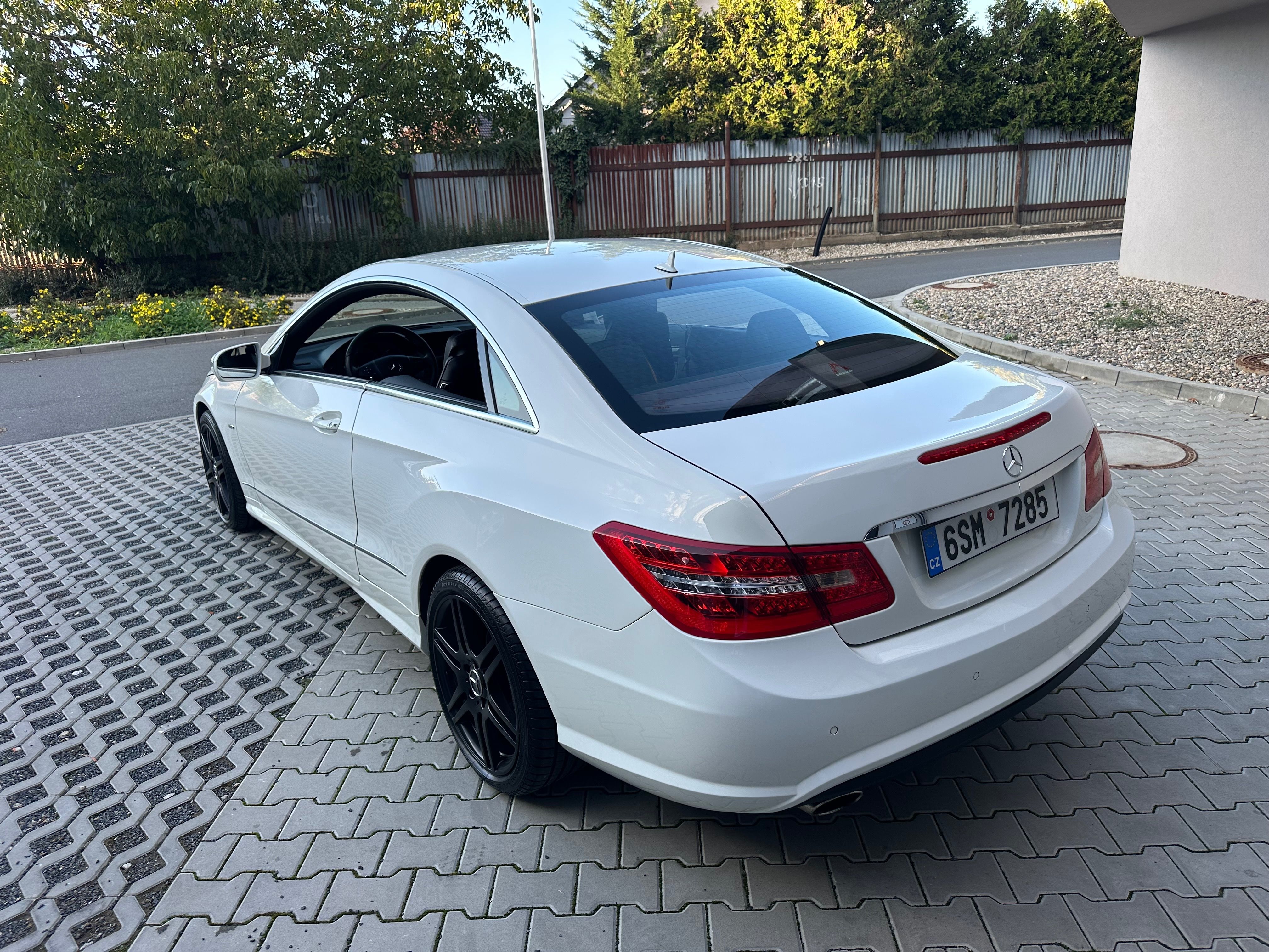 Mercedes-Benz Třídy E, Mercedes E350cdi V6 170kw - fotka 5