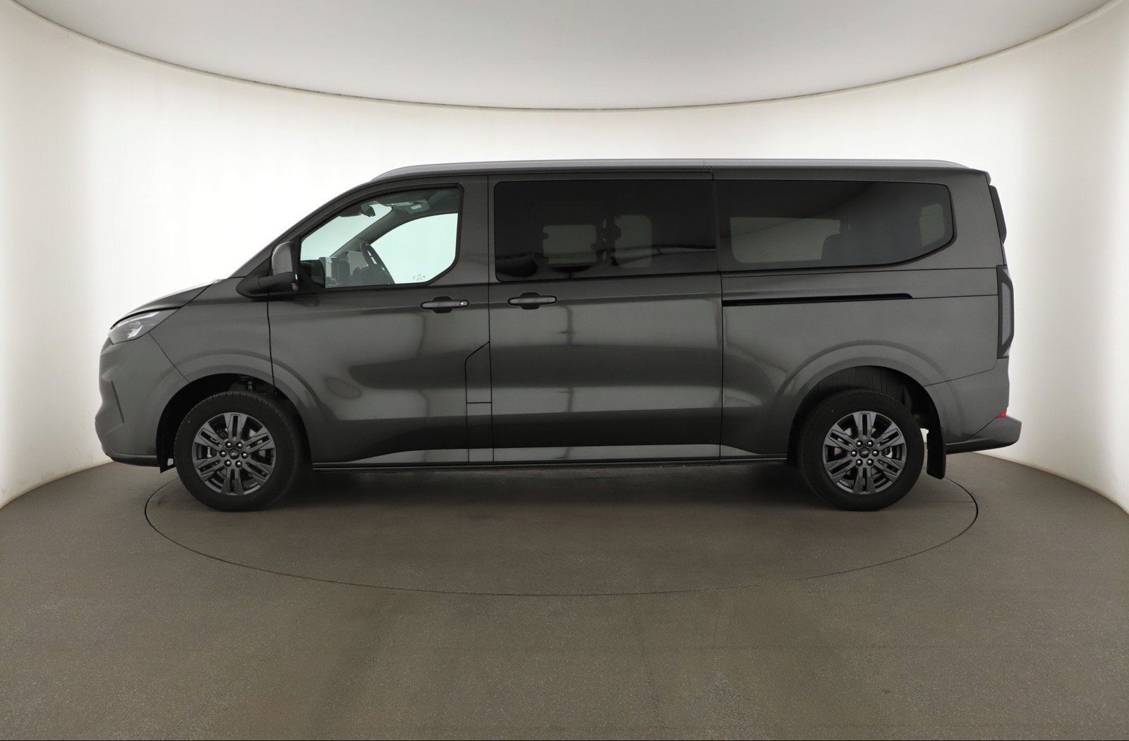 Ford Tourneo Custom, 2.0 EcoBlue, Titanium, 1Maj - fotka 2