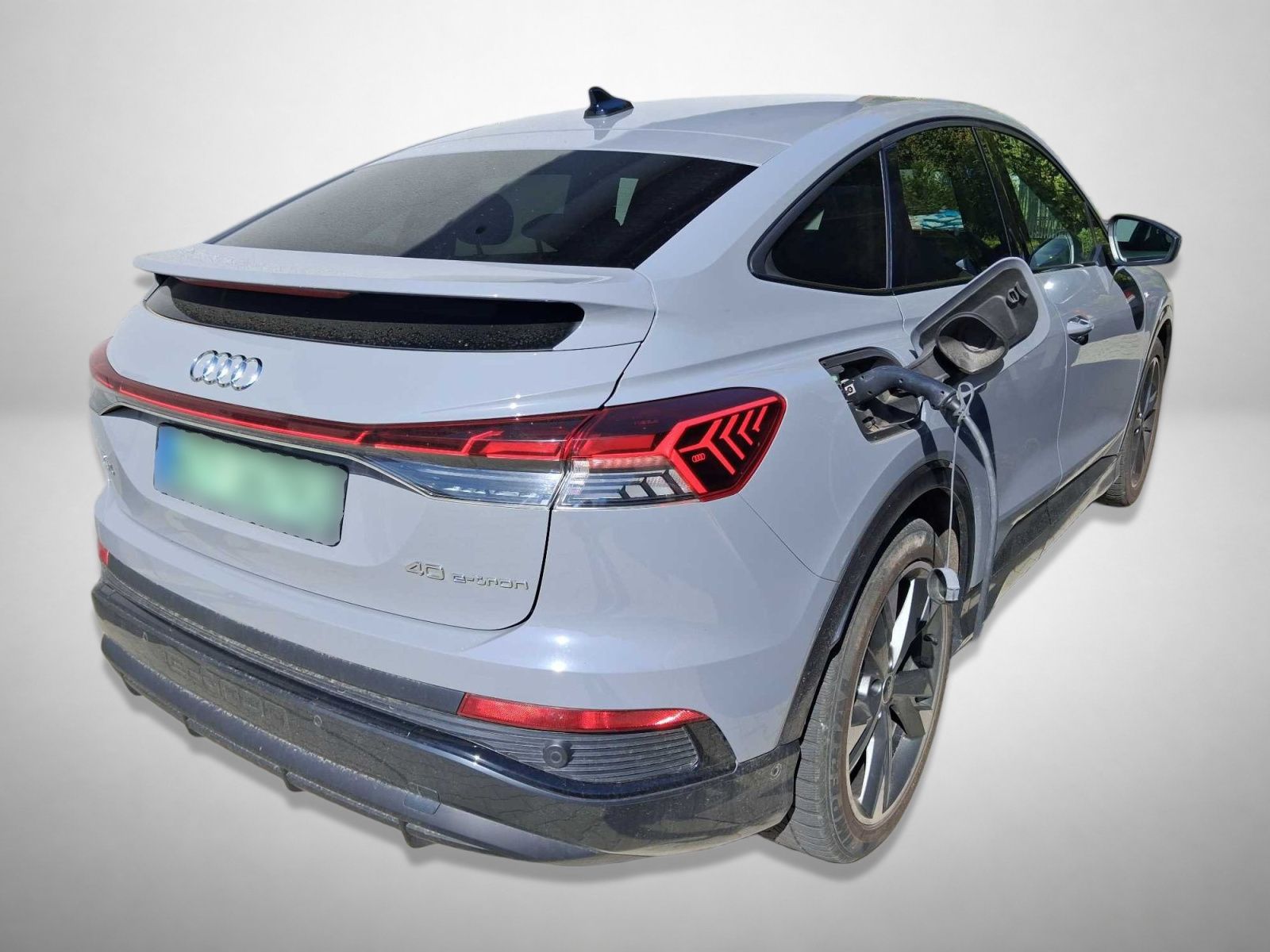 Audi Q4 e-tron, 40 e-tron, SoH 96%, Automat - fotka 2
