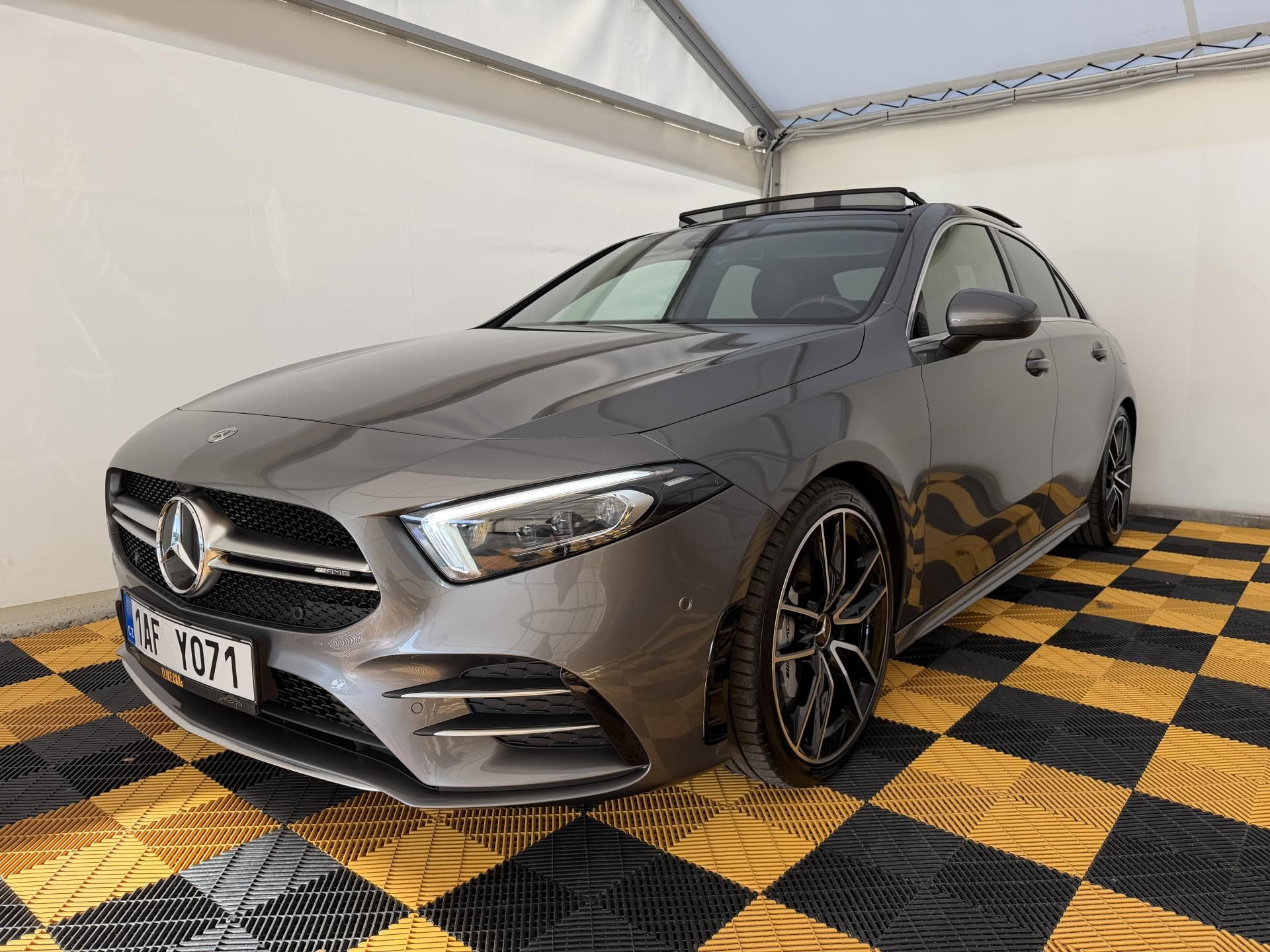 Mercedes-Benz Třídy A, A35AMG*225kw*4x4*Panorama* - fotka 2
