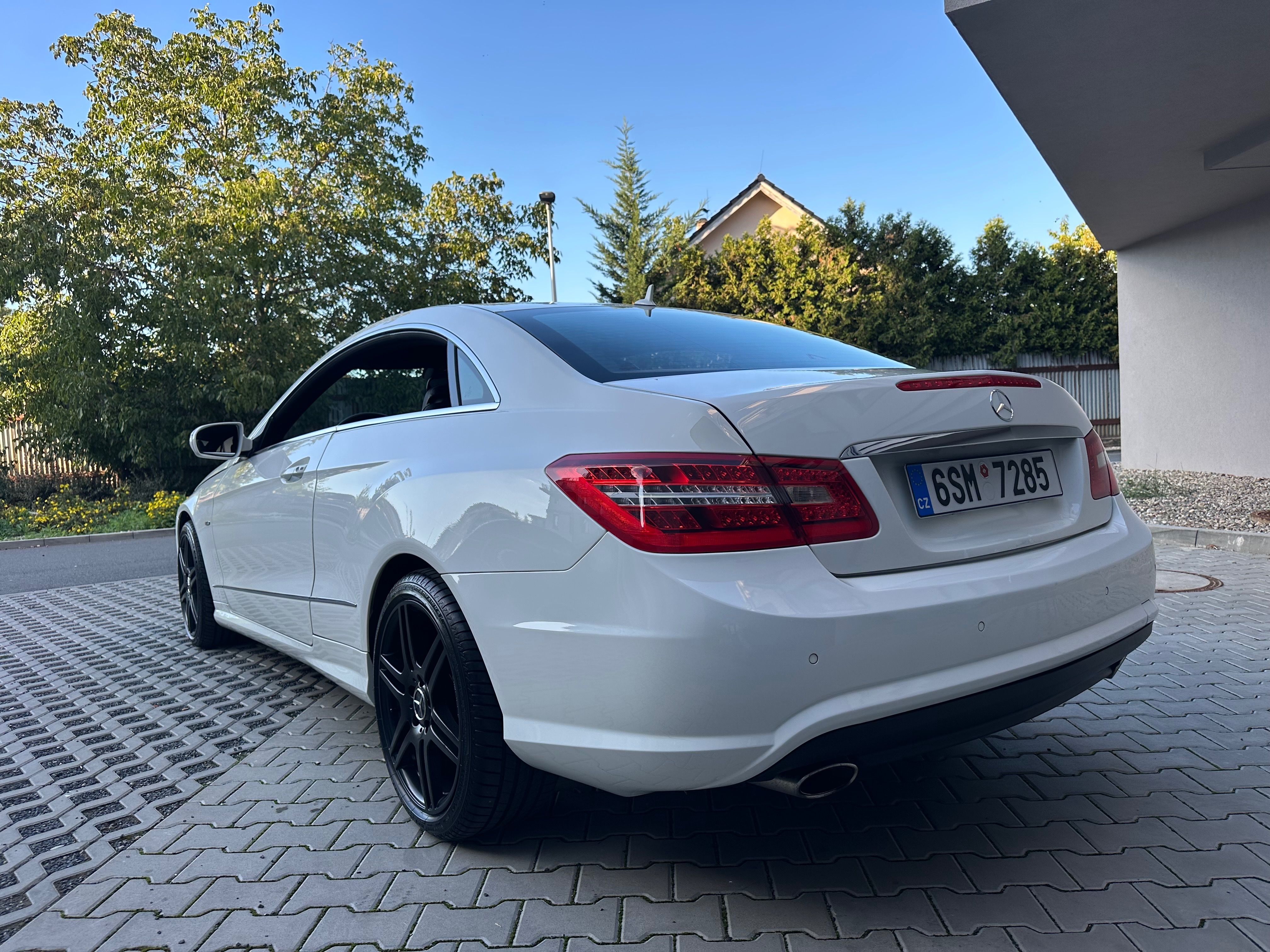 Mercedes-Benz Třídy E, Mercedes E350cdi V6 170kw - fotka 4