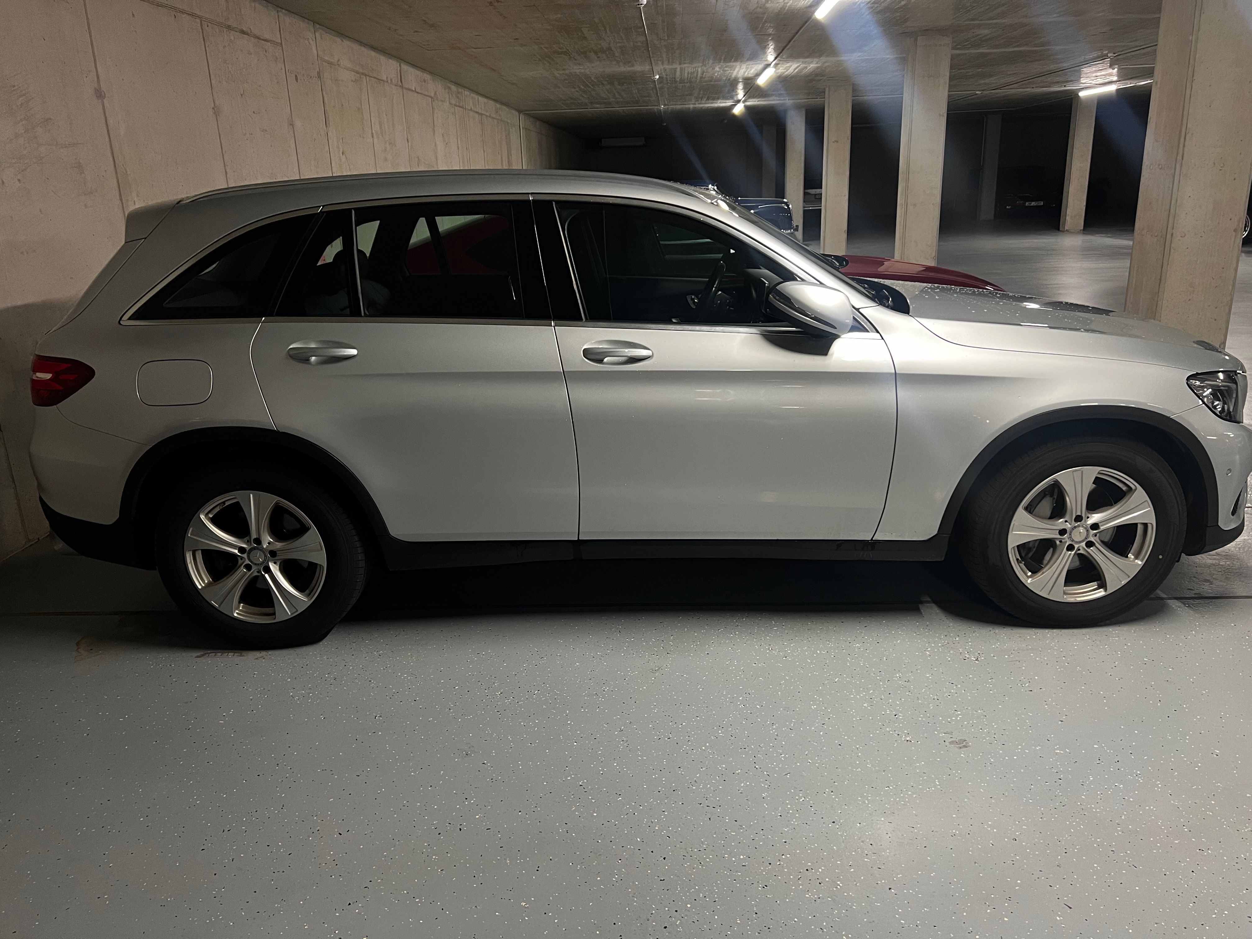 Mercedes-Benz GLC, 220d 4MATIC, garážované - fotka 5