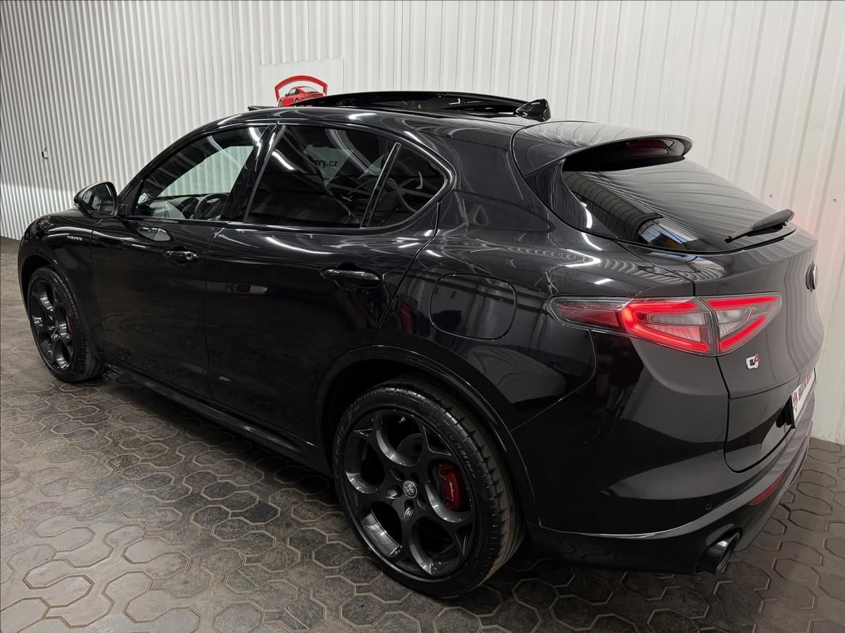 Alfa Romeo Stelvio, VELOCE 154kW Q4 PANO H&K R21 - fotka 6