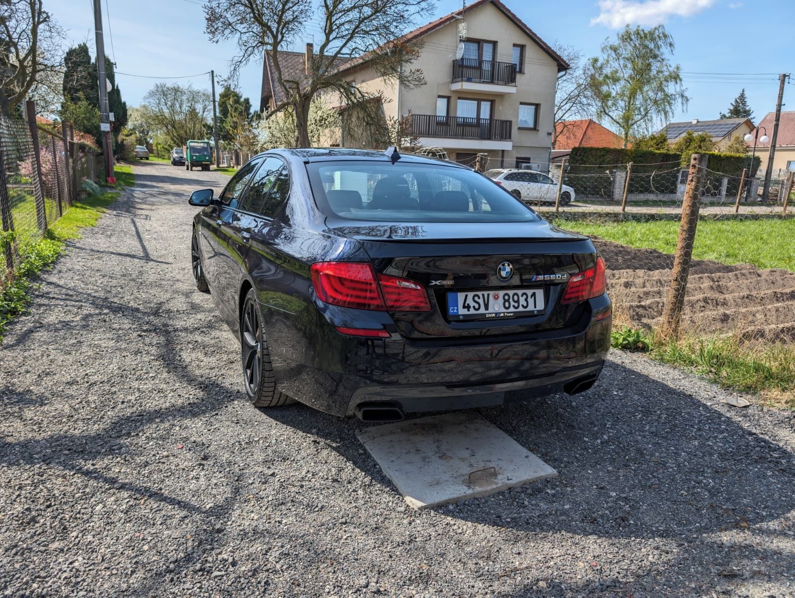 BMW Řada 5, M550d xDrive, 4x4 - fotka 2