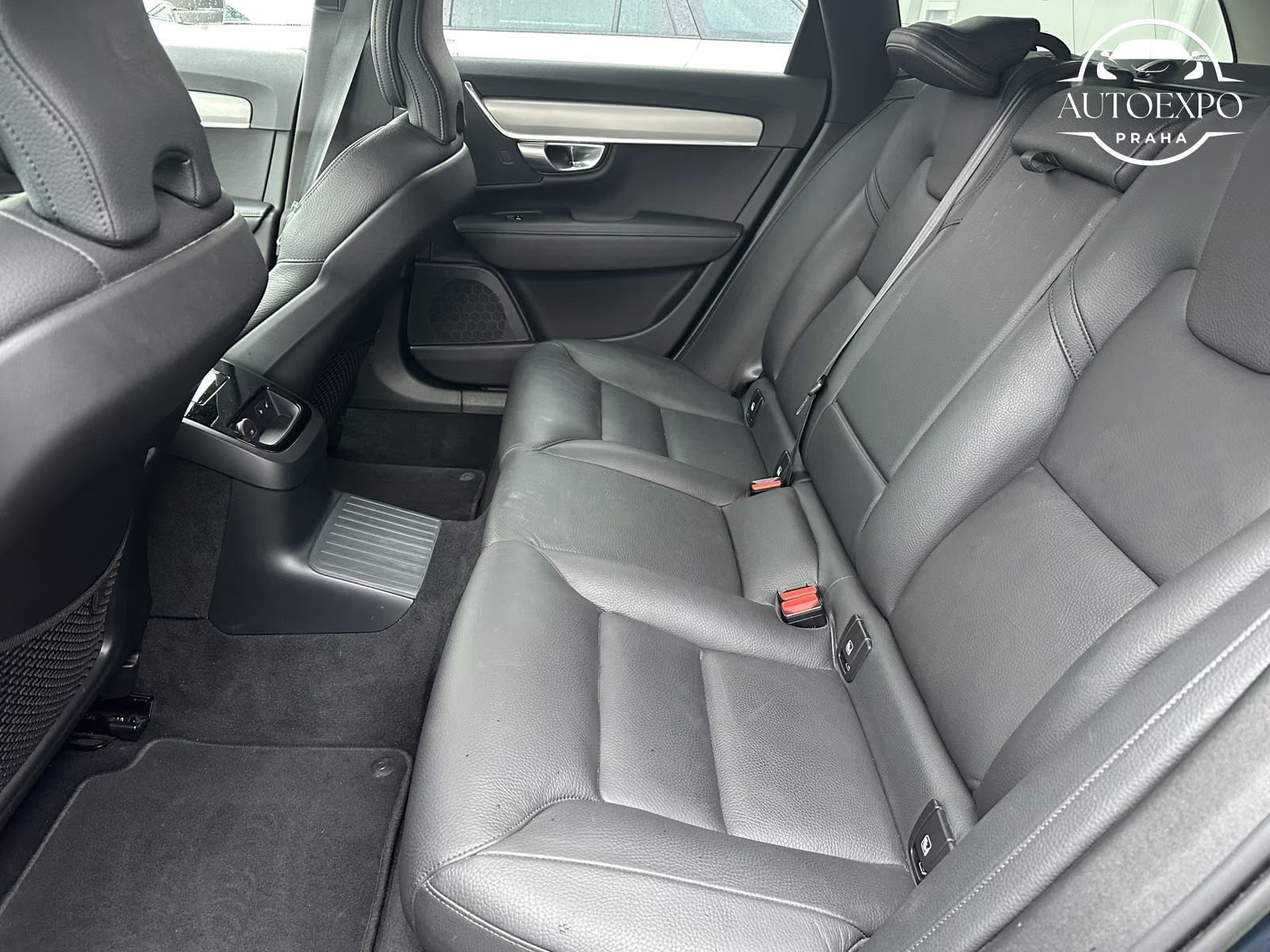 Volvo V90, T6 Recharge AWD - fotka 6