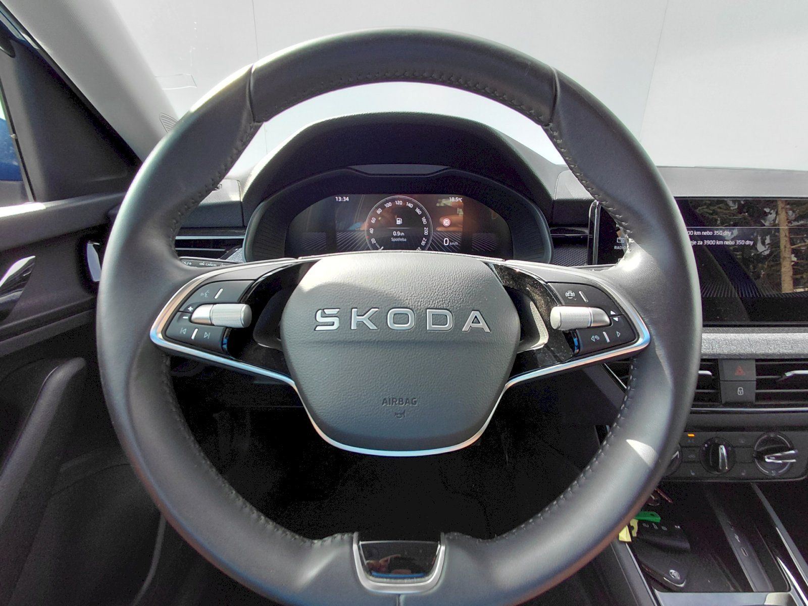 Škoda Scala, 1.0 TSI 85kW Selection rezervo - fotka 5
