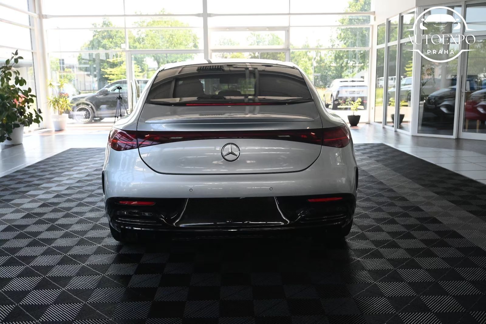 Mercedes-Benz EQE, 350 AMG Panorama - fotka 4