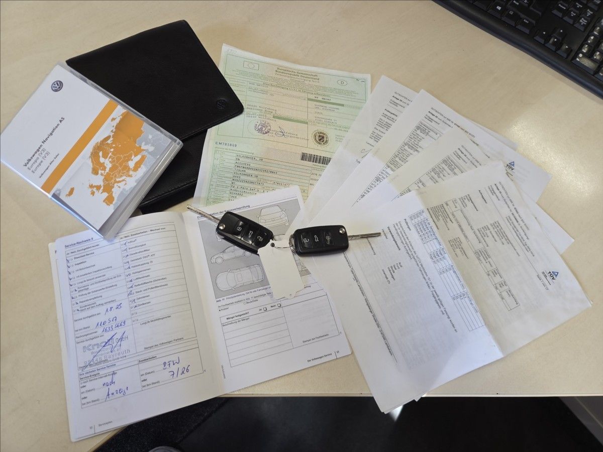 Volkswagen Tiguan, 2,0 TDI + ZIMNÍ ALU !!!  LOUNG - fotka 2