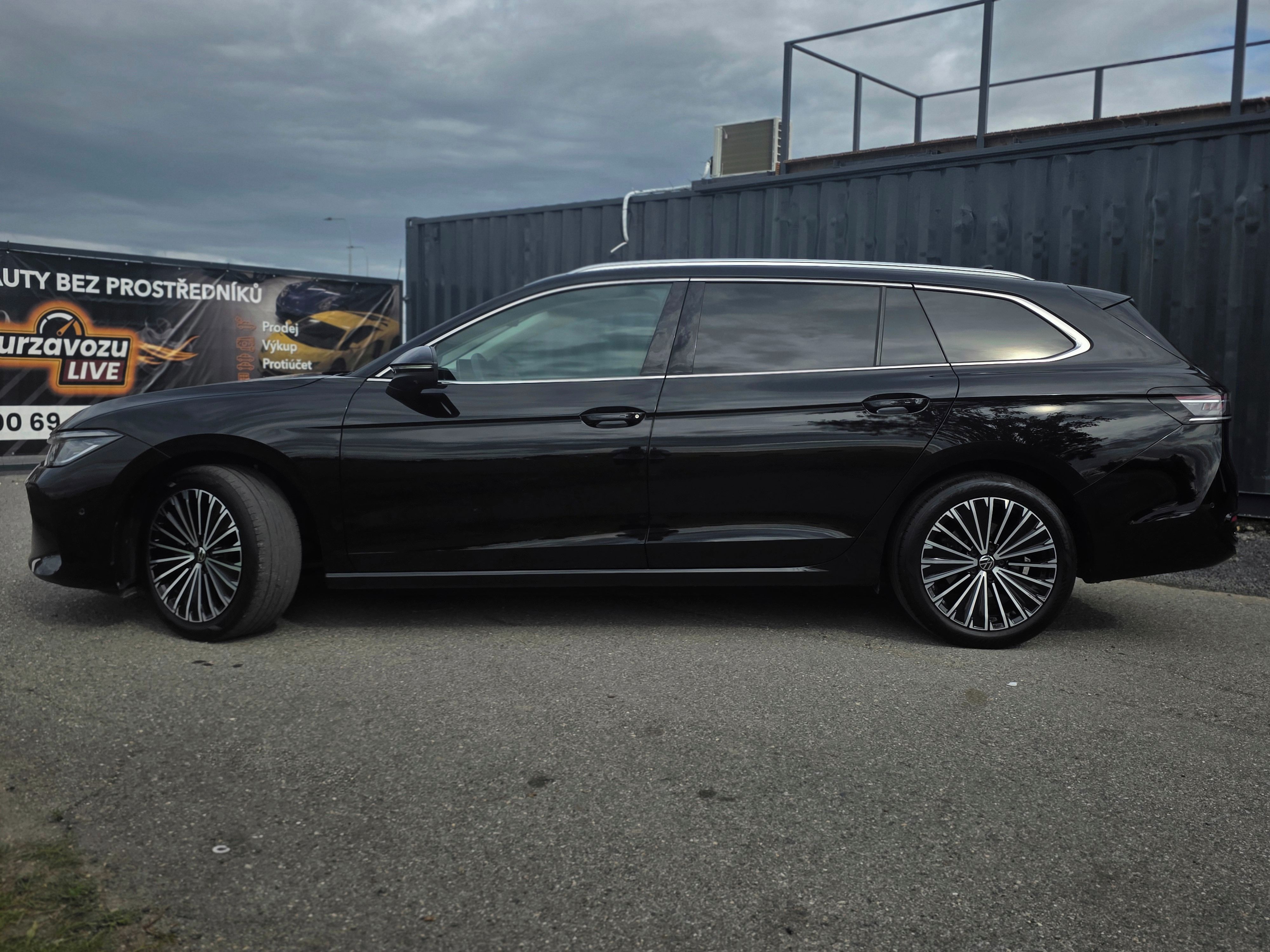 Volkswagen Passat, 2.0 TDI, Elegance / TOP STAV - fotka 4