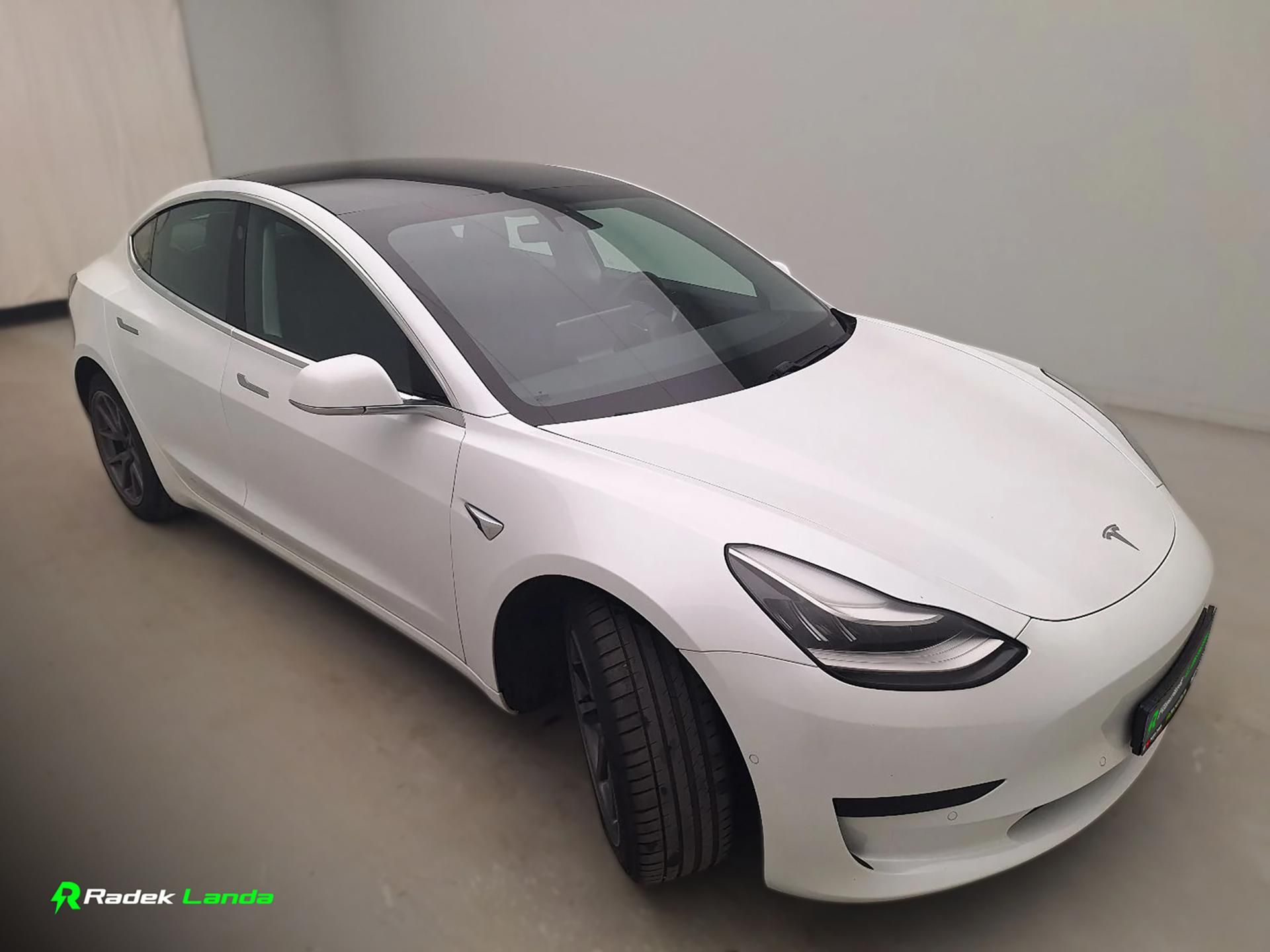 Tesla Model 3, Standard Range Plus | 225 kW