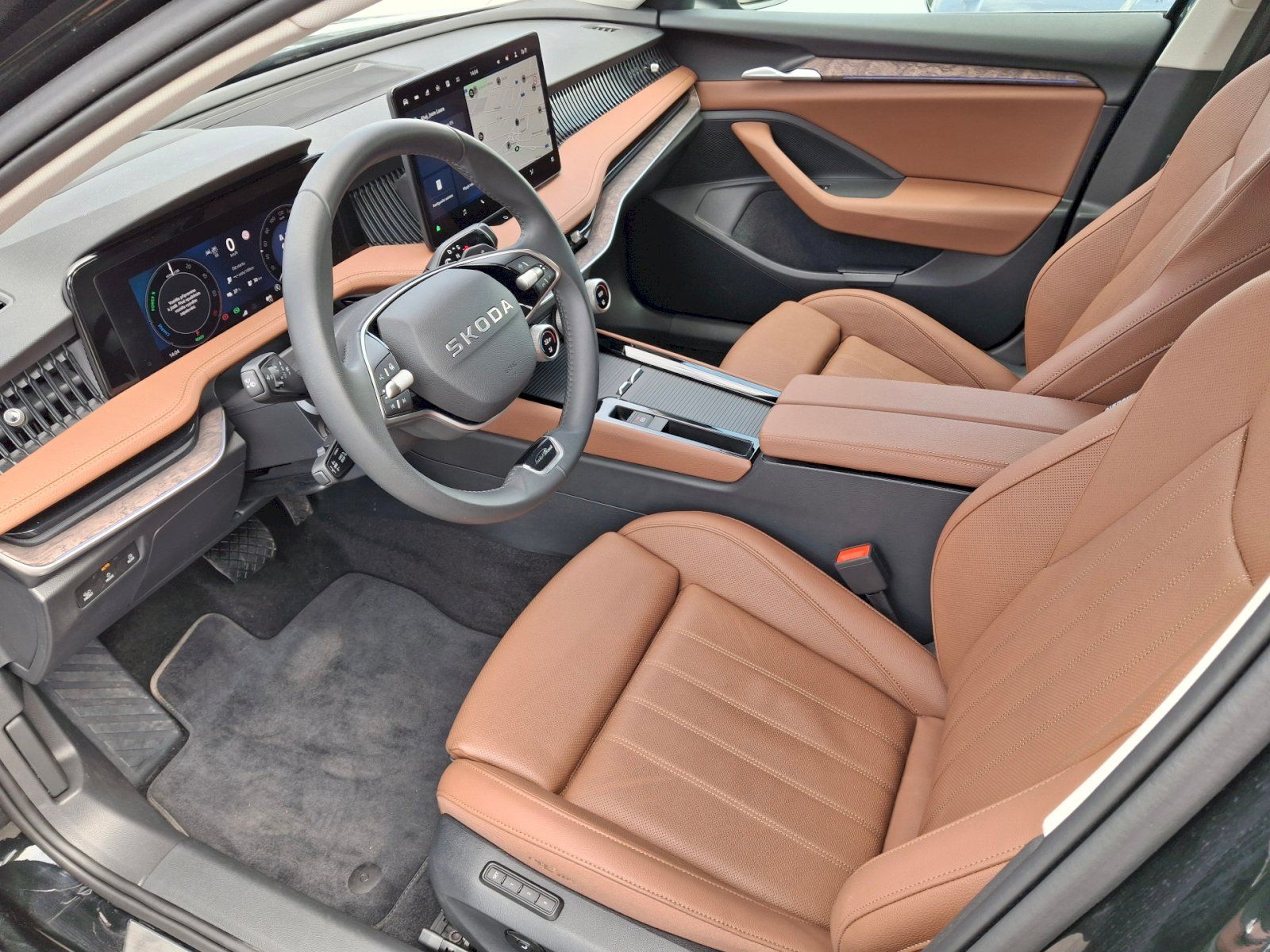 Škoda Superb, iV L&K DSG 1,5TSi 150kW - fotka 6