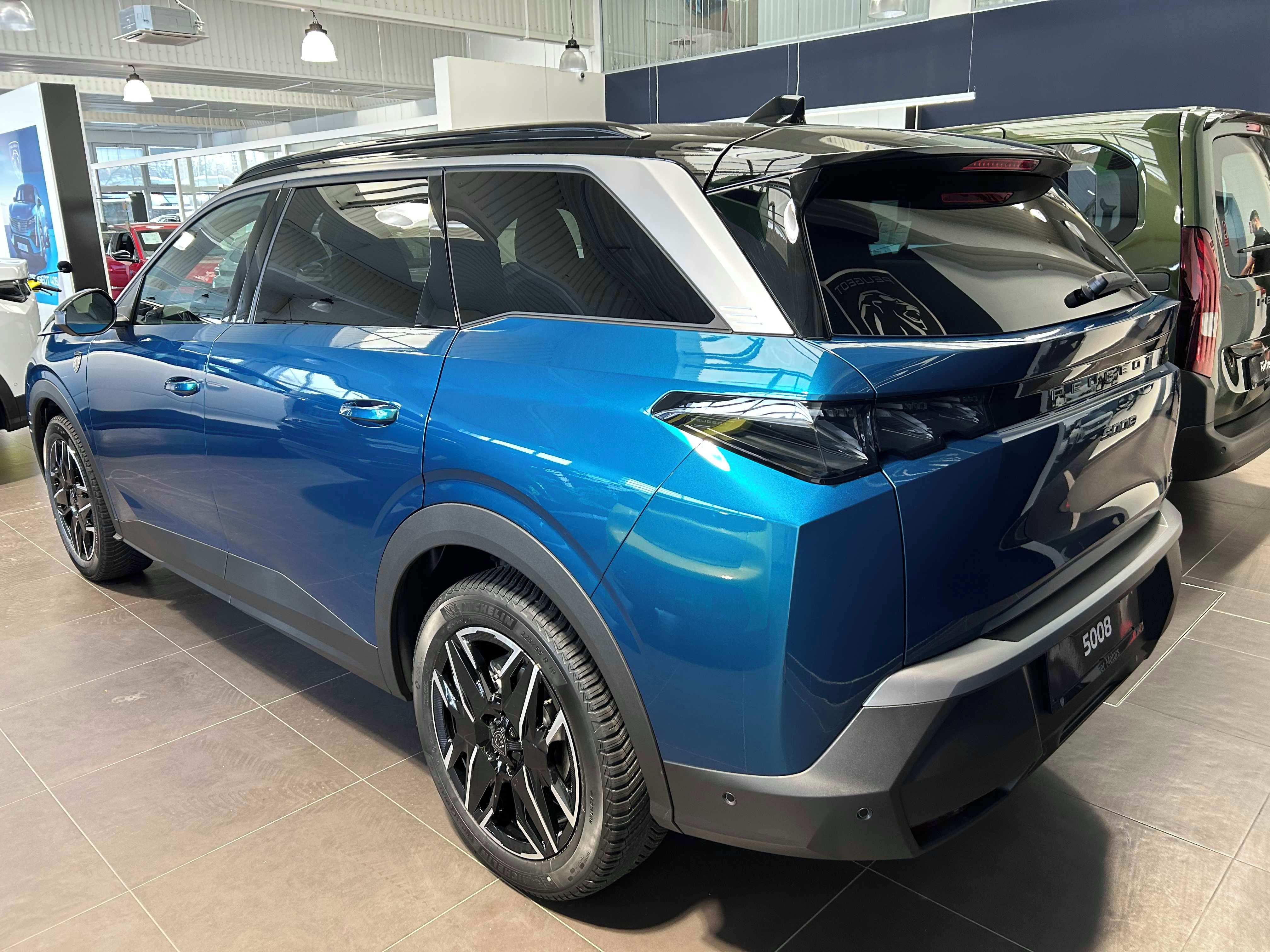 Peugeot 5008, GT 1.2 Hybrid 145 e-DCS6 - fotka 4