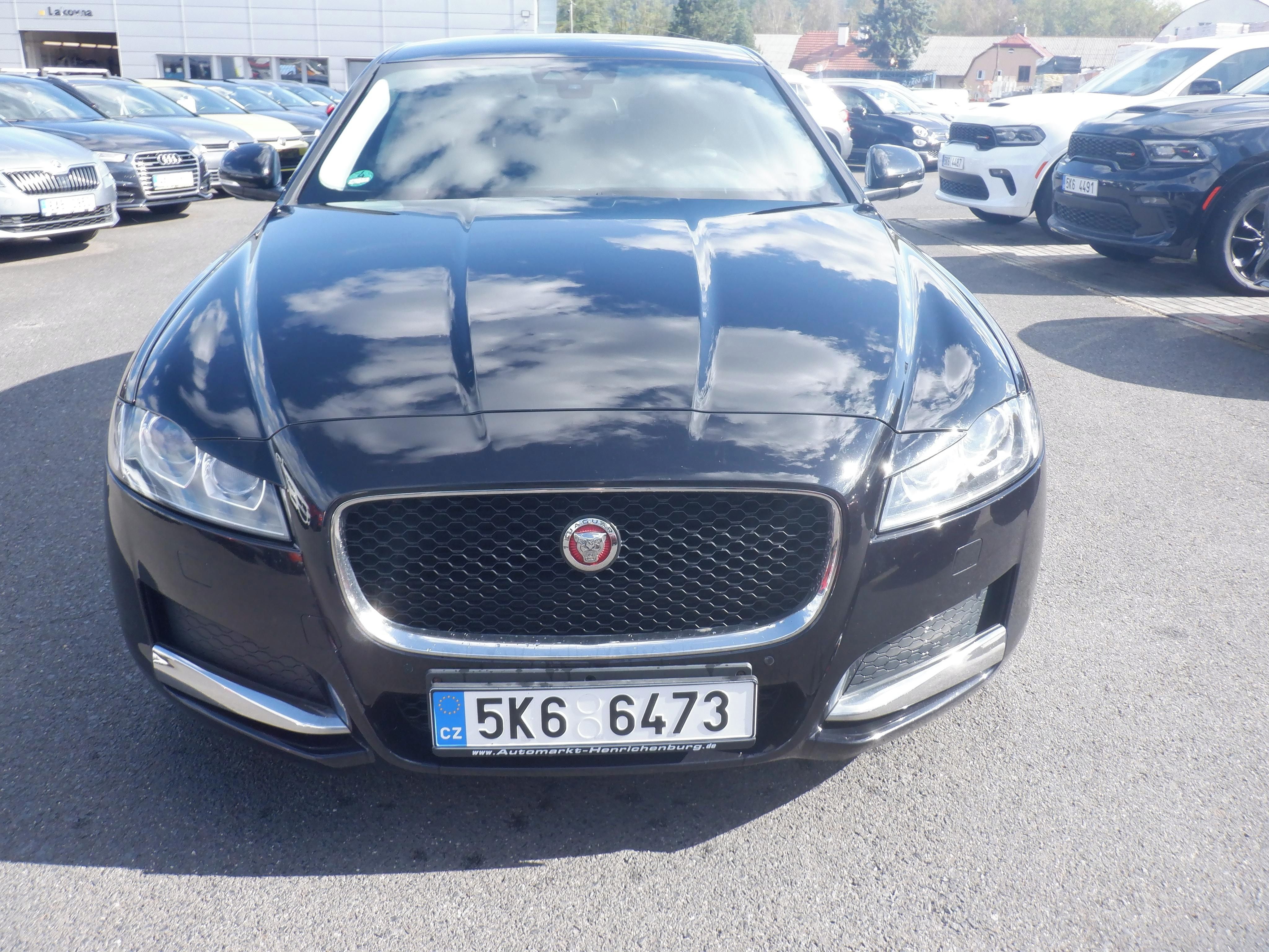 Jaguar XF, 2.0d 120kW - fotka 2