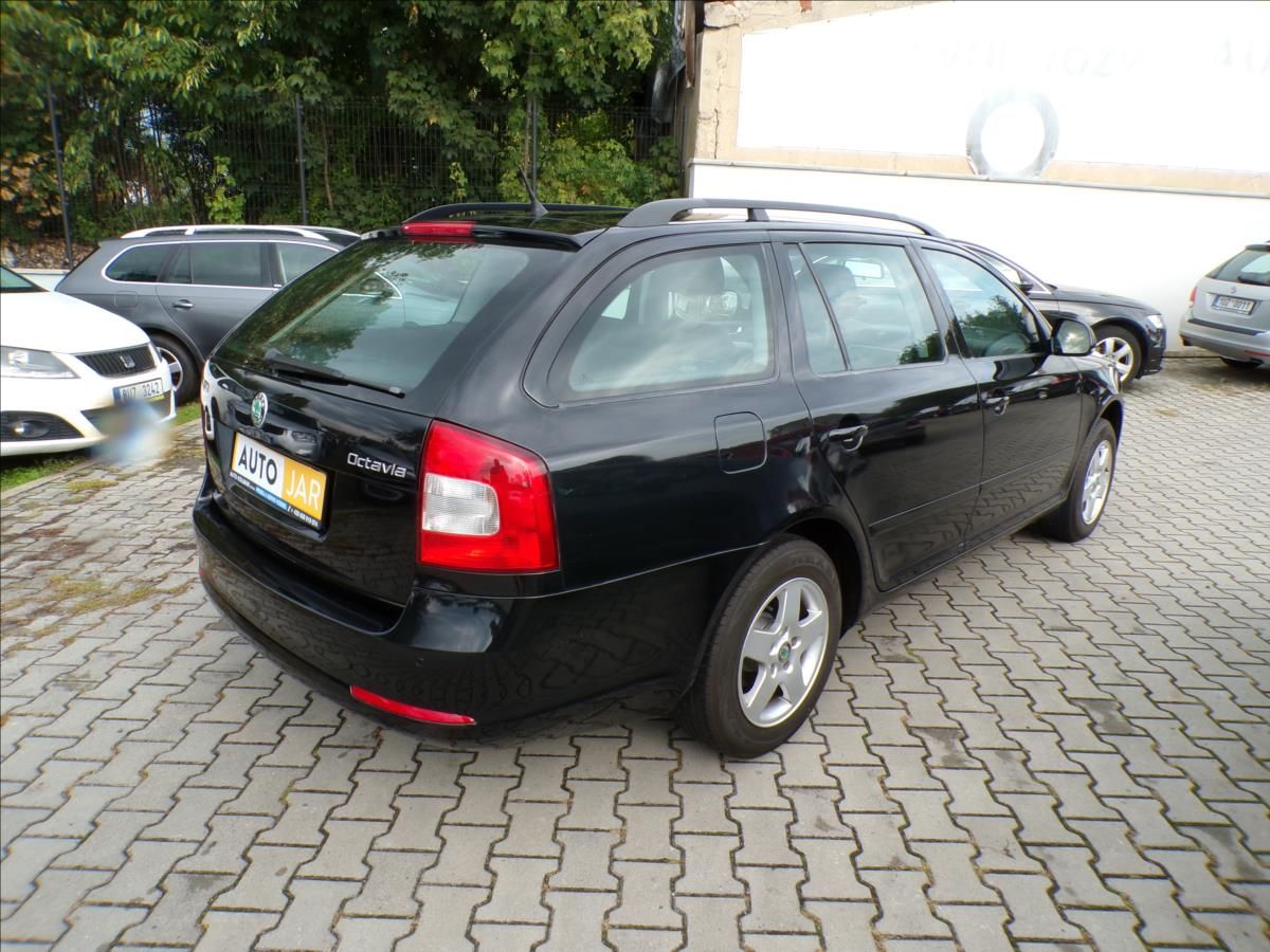 Škoda Octavia, 1,2 TSI-77KW  TEMPOMAT - fotka 5