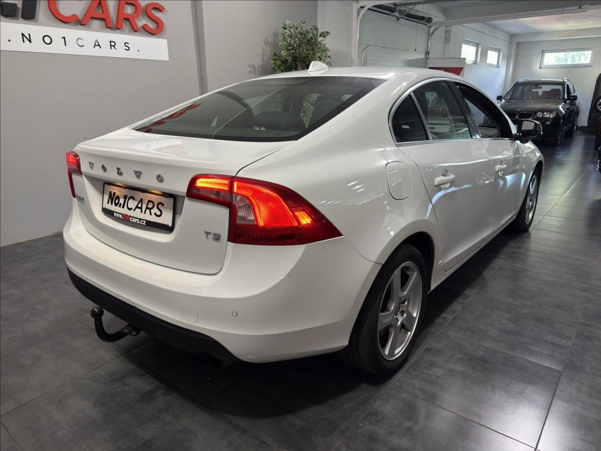 Volvo S60, 1,6   T3 SUMMUM XENON BLIS - fotka 5